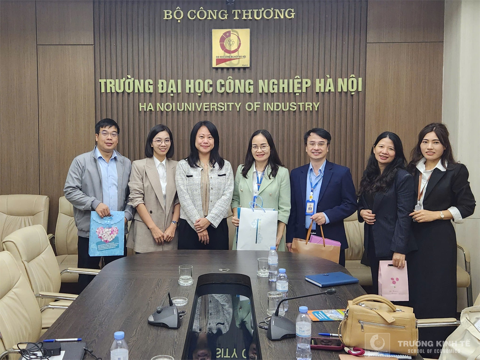 Trường Kinh tế tiếp và làm việc với đại diện Đại học Quốc lập Vân Lâm (YUNTECH), Đài Loan, Trung Quốc: Thúc đẩy hợp tác quốc tế trong đào tạo và nghiên cứu