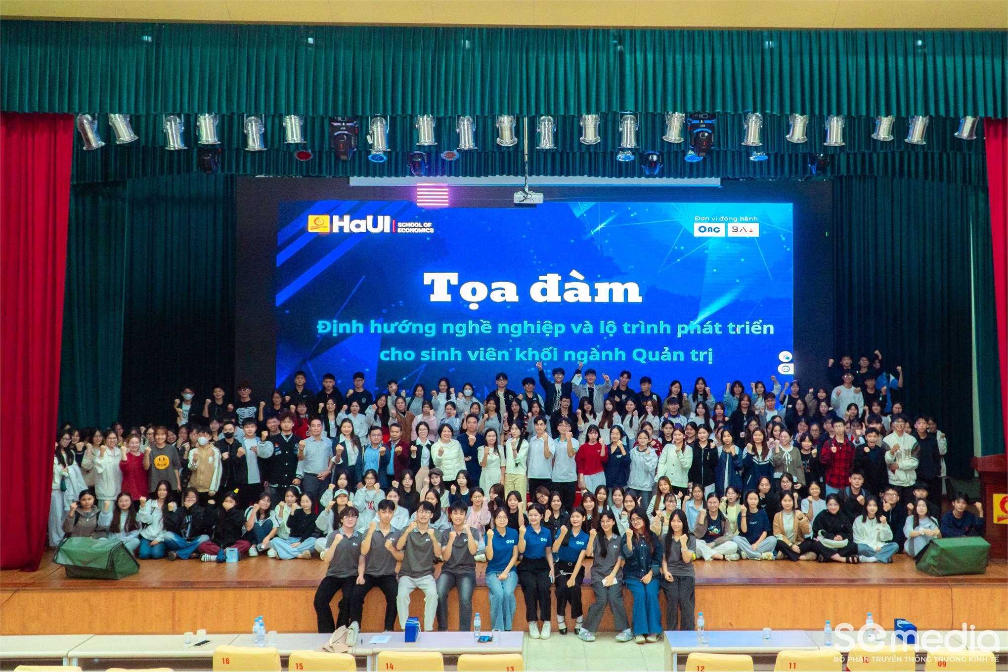 Trường Kinh tế tổ chức Ngày hội định hướng nghề nghiệp cho sinh viên Khóa 20