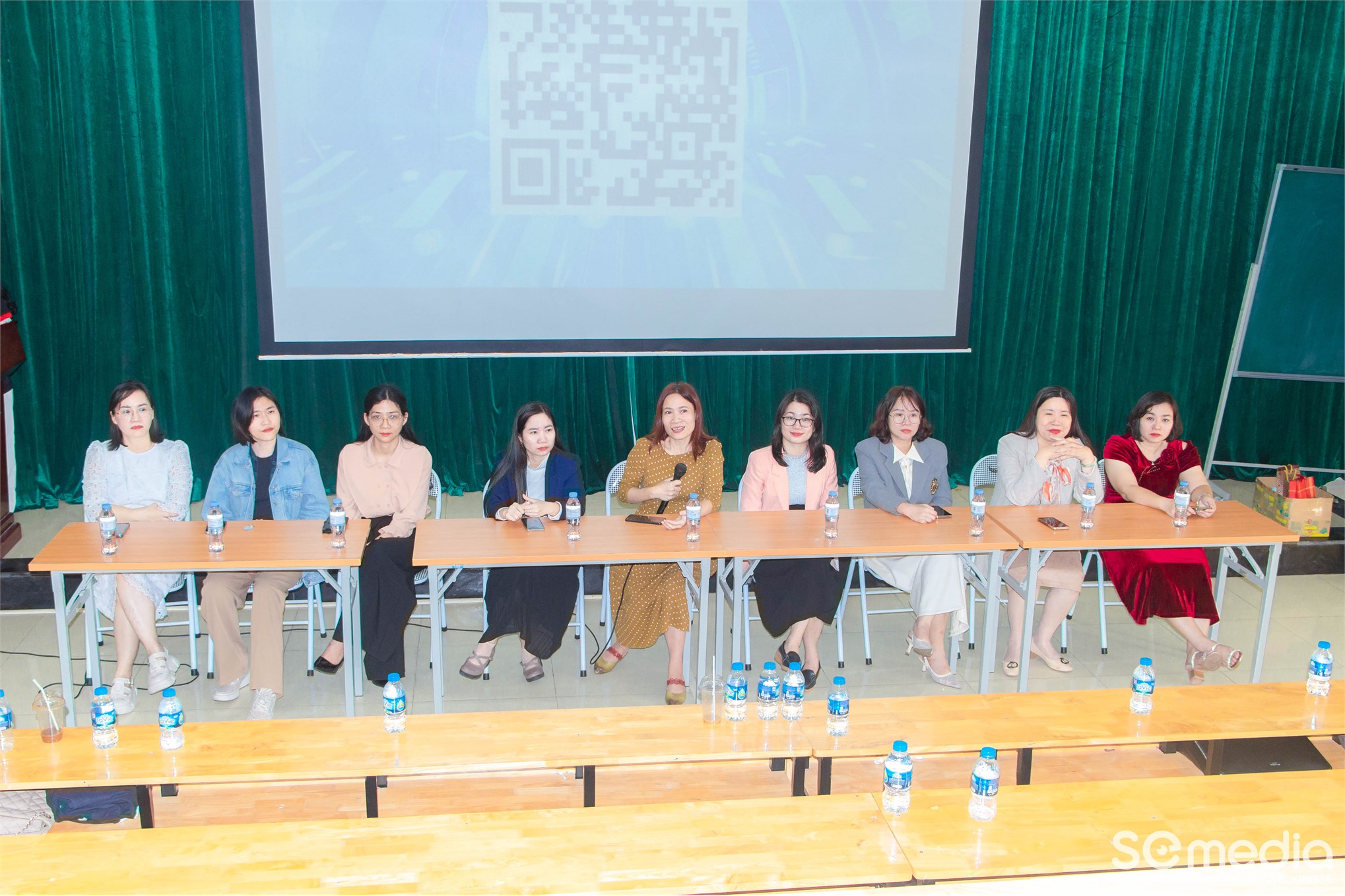 Trường Kinh tế tổ chức Ngày hội định hướng nghề nghiệp cho sinh viên Khóa 20