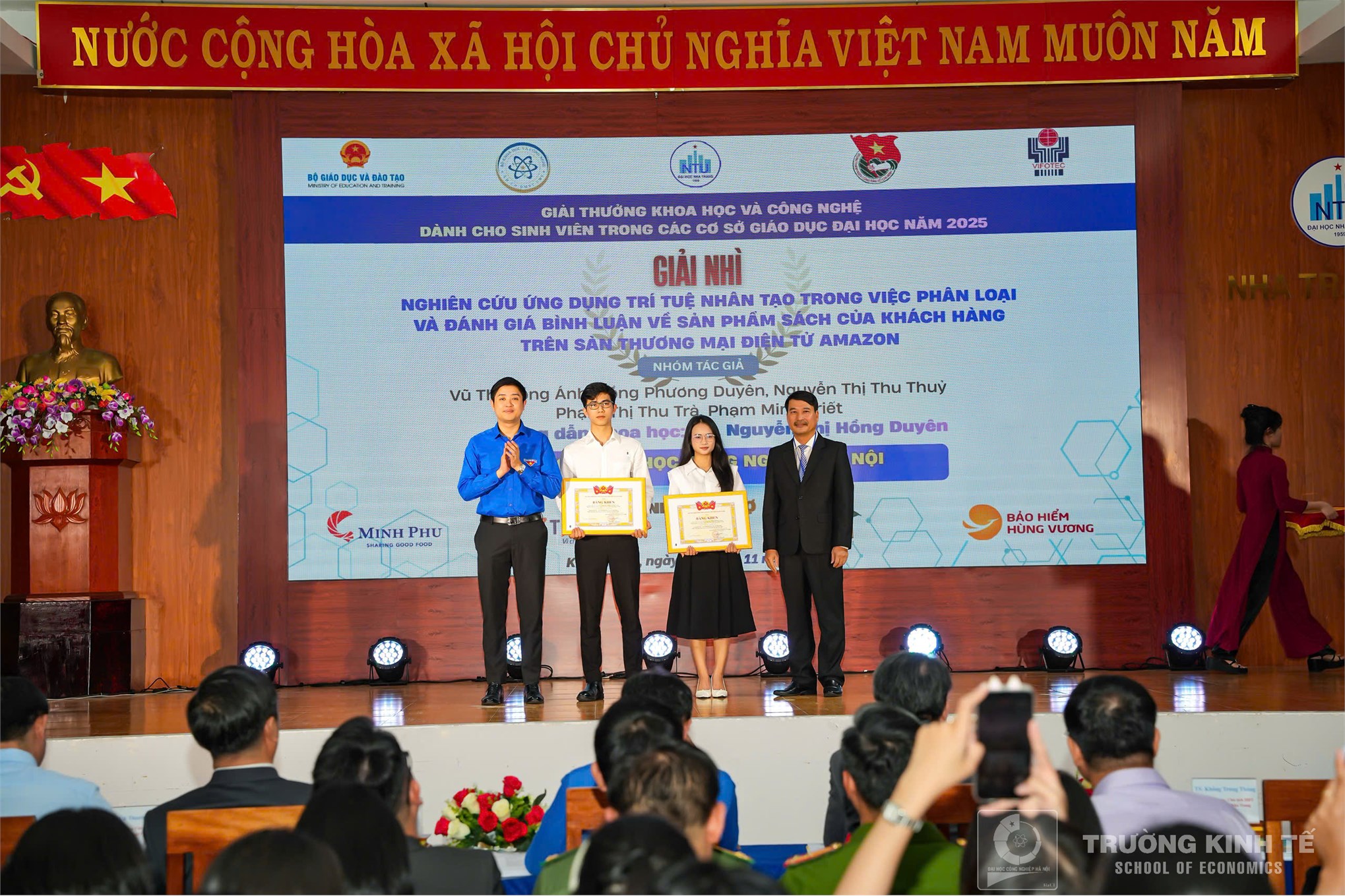 Đề tài nghiên cứu khoa học của nhóm sinh viên Trường Kinh tế đạt Giải Nhì Giải thưởng Khoa học và Công nghệ sinh viên toàn quốc năm 2025