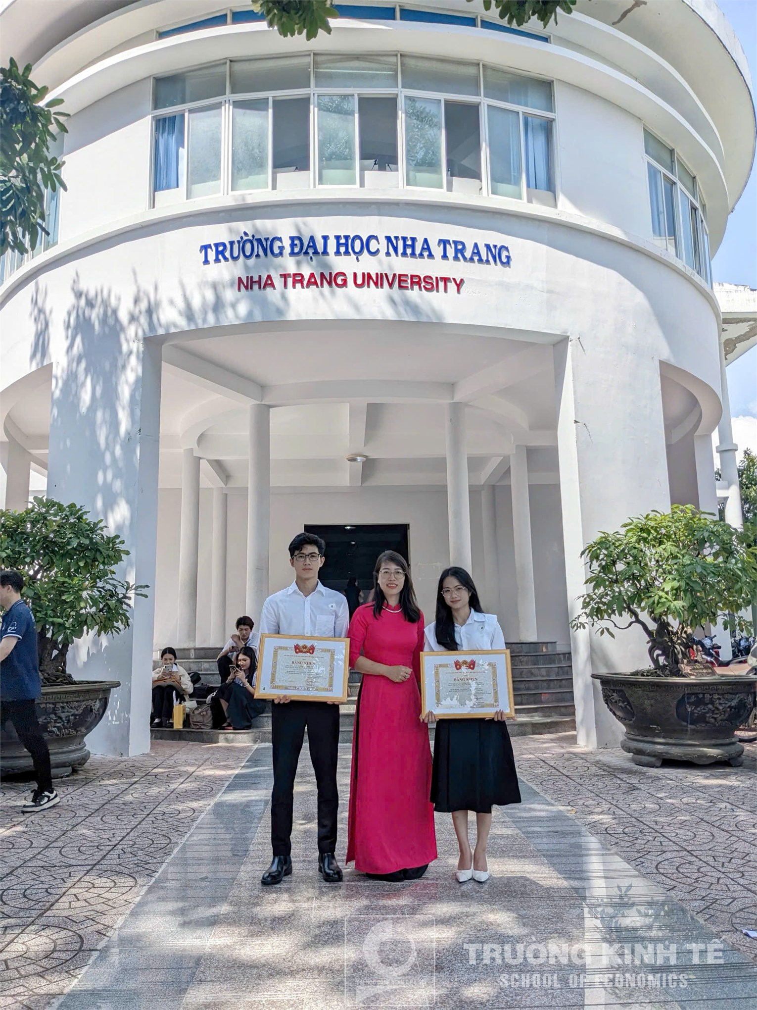 Đề tài nghiên cứu khoa học của nhóm sinh viên Trường Kinh tế đạt Giải Nhì Giải thưởng Khoa học và Công nghệ sinh viên toàn quốc năm 2025