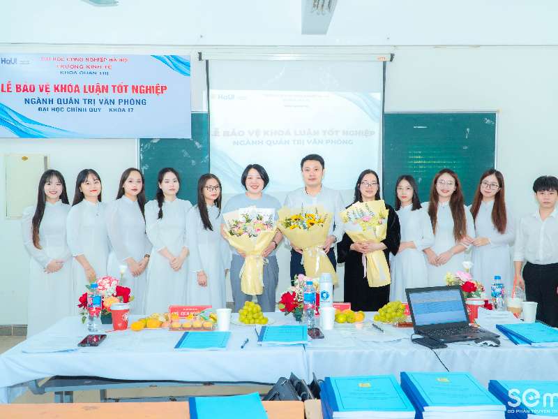 Khép lại hành trình học tập – Mở ra tương lai mới: Lễ bảo vệ Khóa luận Tốt nghiệp Học kỳ 1/2025–2026