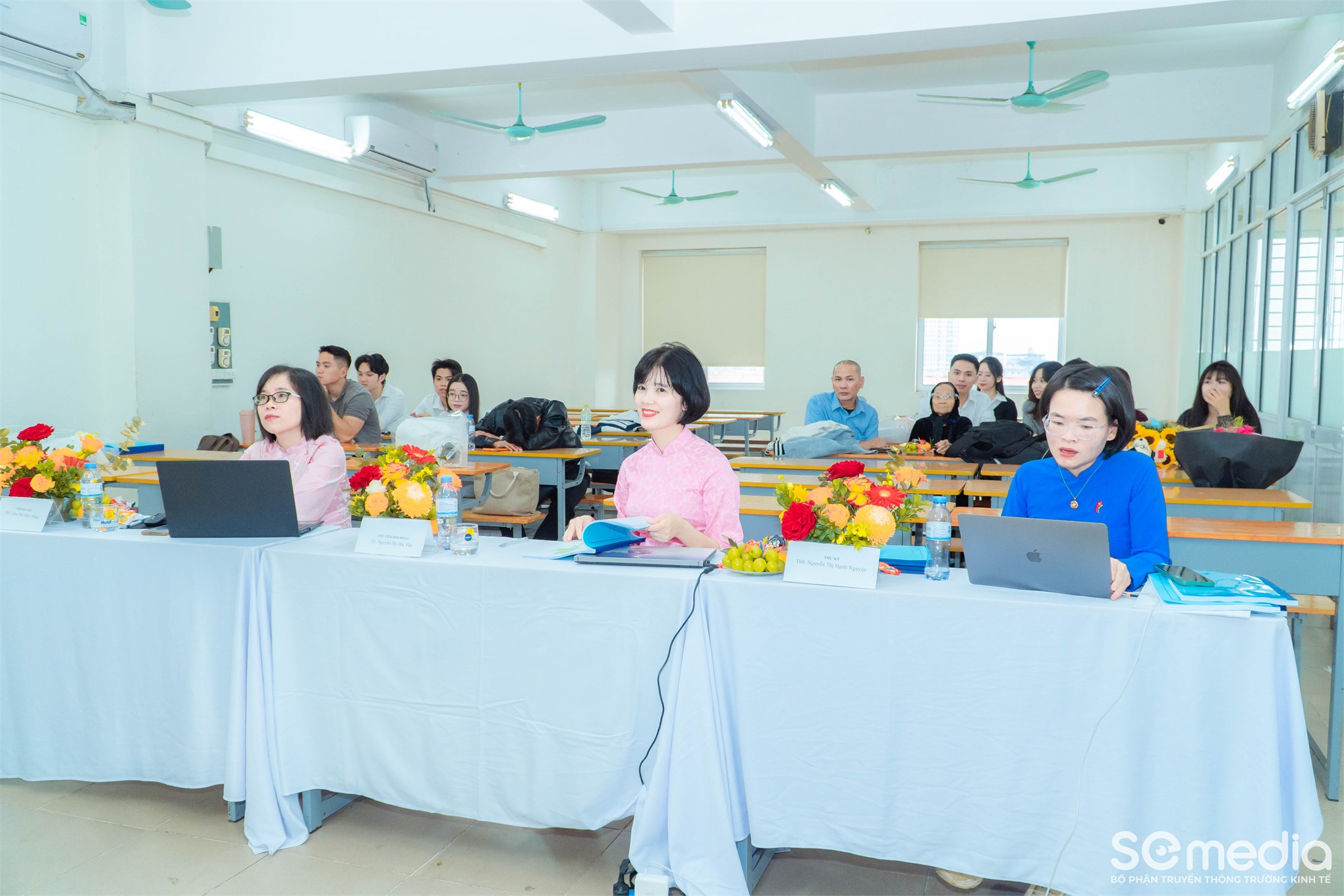 Khép lại hành trình học tập – Mở ra tương lai mới: Lễ bảo vệ Khóa luận Tốt nghiệp Học kỳ 1/2025–2026