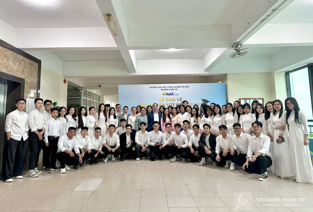 Khép lại hành trình học tập – Mở ra tương lai mới: Lễ bảo vệ Khóa luận Tốt nghiệp Học kỳ 1/2025–2026