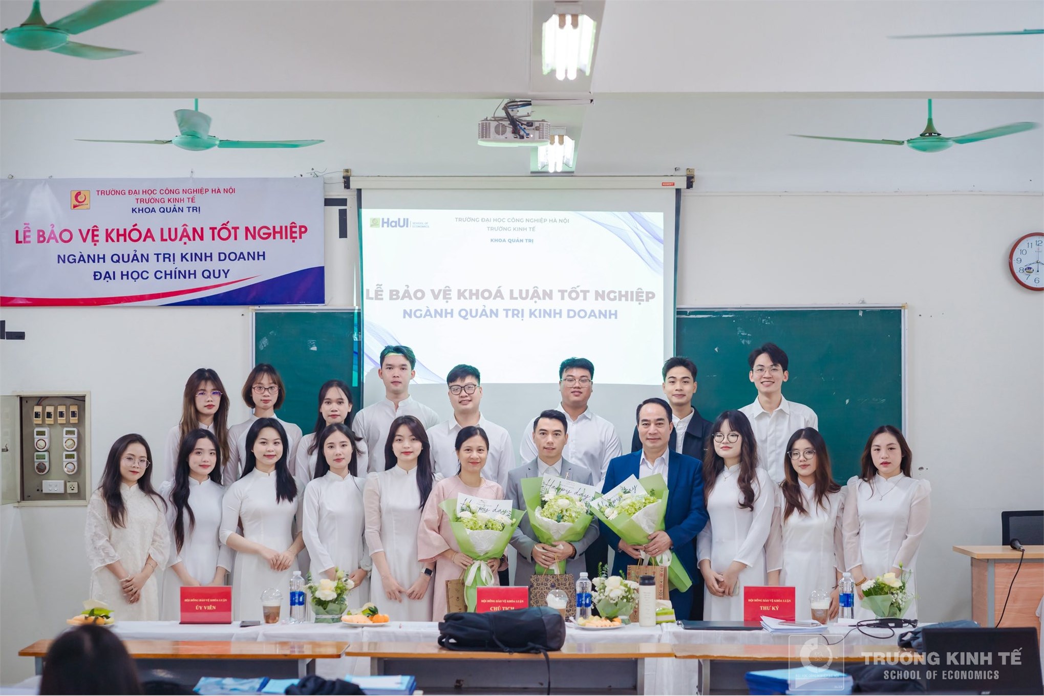 Khép lại hành trình học tập – Mở ra tương lai mới: Lễ bảo vệ Khóa luận Tốt nghiệp Học kỳ 1/2025–2026