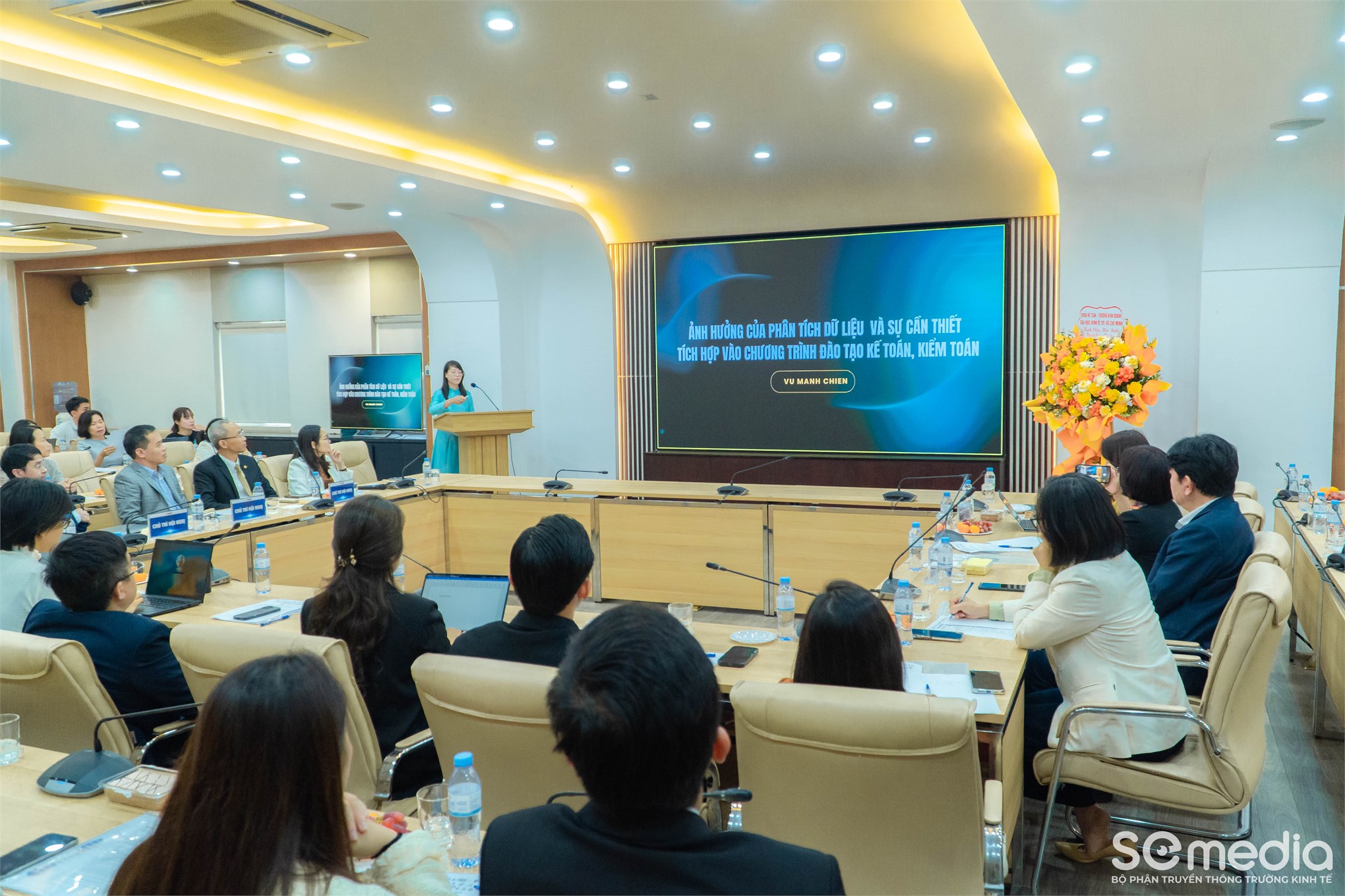 Trường kinh tế, Đại học Công nghiệp Hà Nội tổ chức hội nghị bàn tròn về định hướng đào tạo ngành kế toán – kiểm toán trong kỷ nguyên ai và dữ liệu lớn