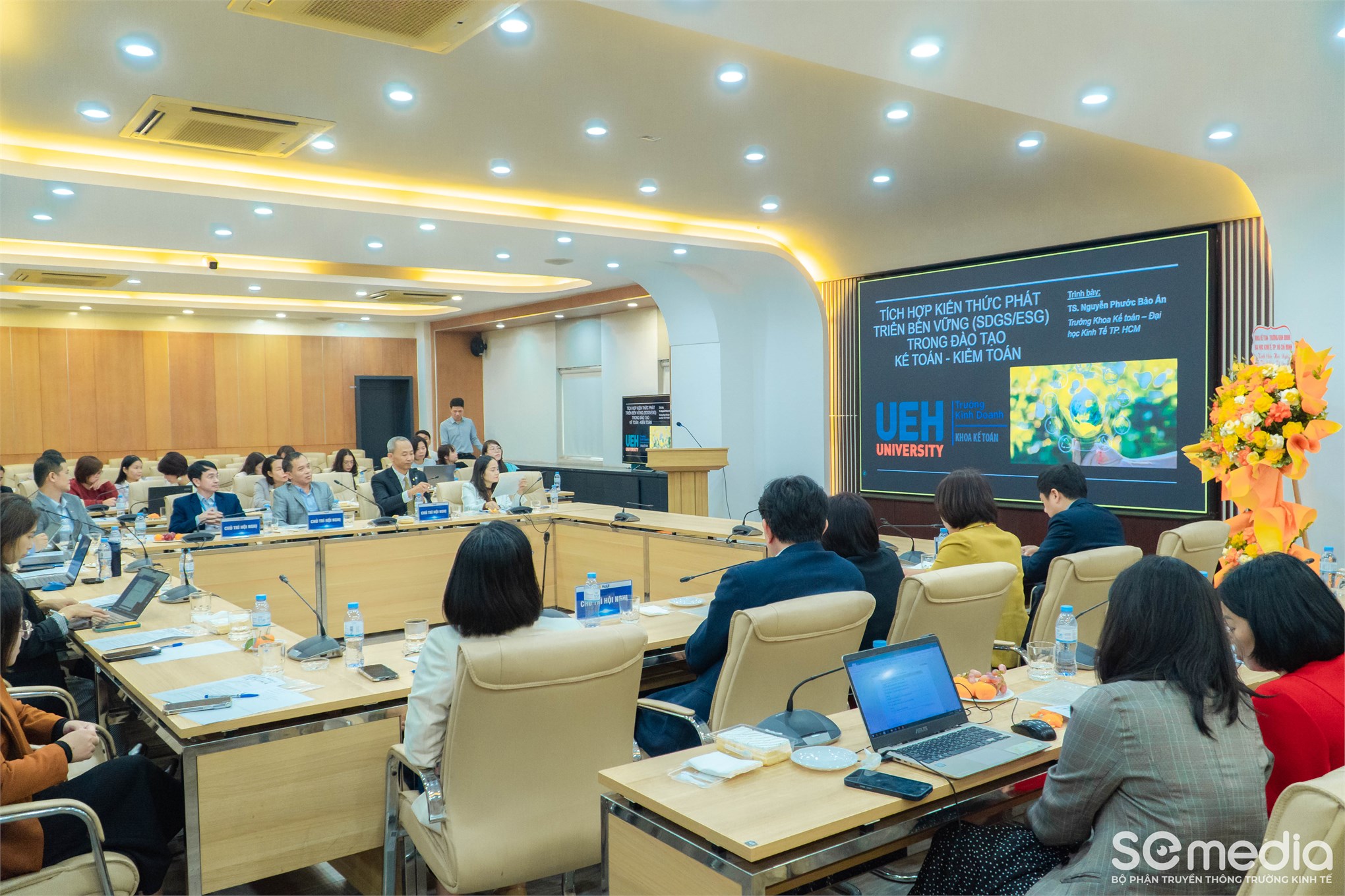 Trường kinh tế, Đại học Công nghiệp Hà Nội tổ chức hội nghị bàn tròn về định hướng đào tạo ngành kế toán – kiểm toán trong kỷ nguyên ai và dữ liệu lớn