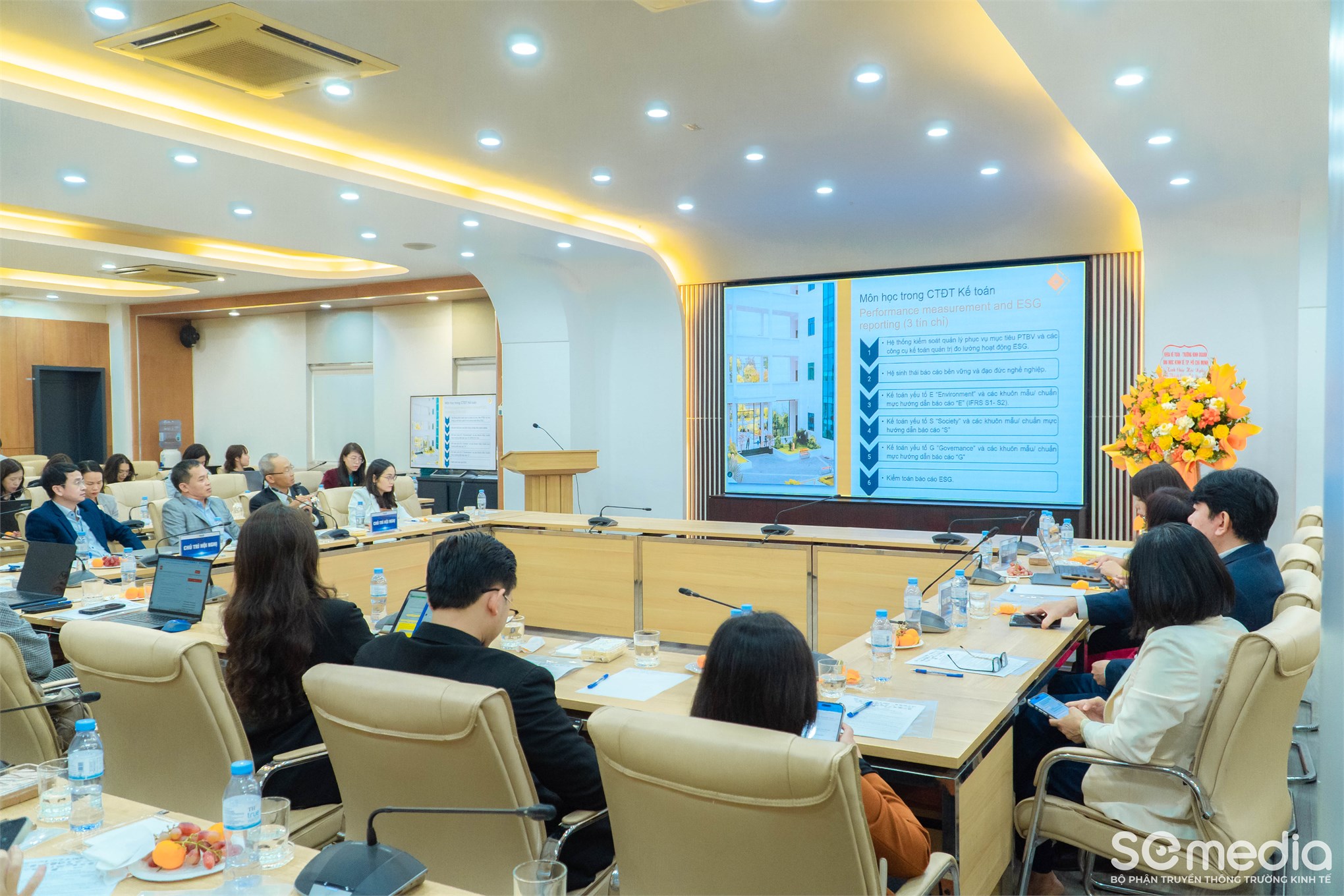 Trường kinh tế, Đại học Công nghiệp Hà Nội tổ chức hội nghị bàn tròn về định hướng đào tạo ngành kế toán – kiểm toán trong kỷ nguyên ai và dữ liệu lớn