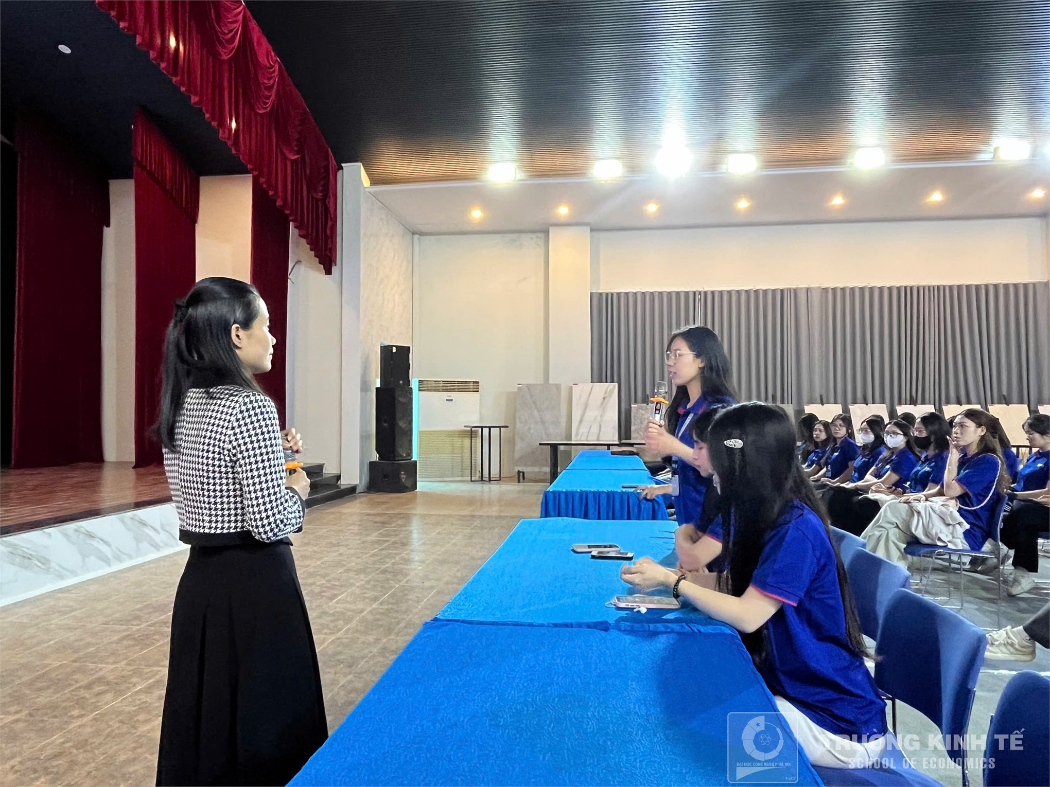 Tham quan thực tế doanh nghiệp: Sinh viên Ngành Kế Toán Tiếng Anh K19 tham gia trải nghiệm và tư vấn hướng nghiệp tại Công ty cổ phần tập đoàn Prime Group