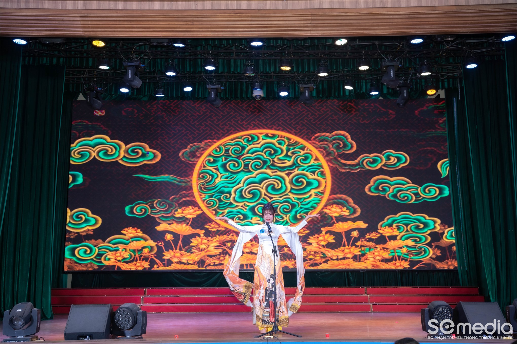 Chung kết `King & Queen of SE 2025 - Gương mặt đại diện Trường Kinh tế` : hành trình tỏa sáng của nhan sắc, trí tuệ và bản sắc sinh viên Kinh tế