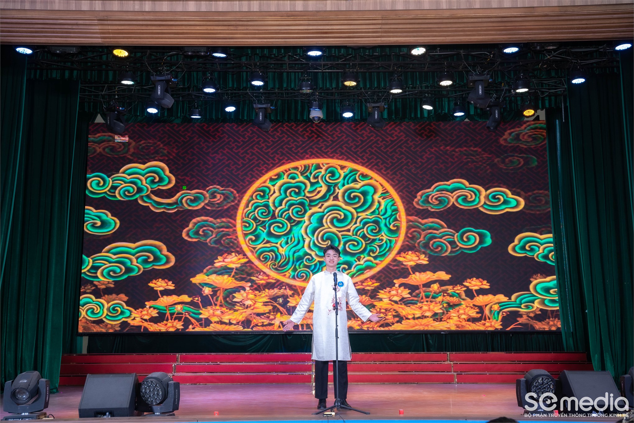 Chung kết `King & Queen of SE 2025 - Gương mặt đại diện Trường Kinh tế` : hành trình tỏa sáng của nhan sắc, trí tuệ và bản sắc sinh viên Kinh tế