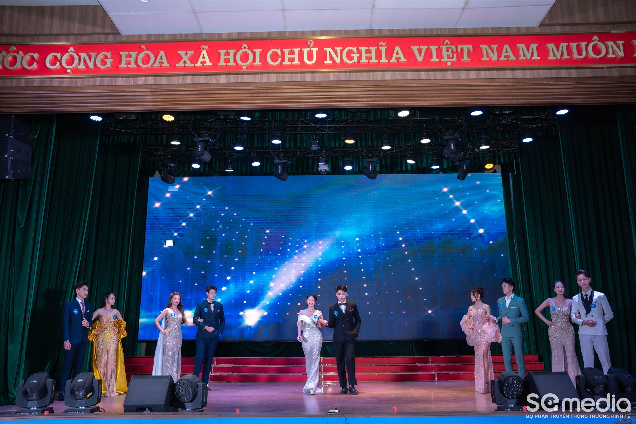 Chung kết `King & Queen of SE 2025 - Gương mặt đại diện Trường Kinh tế` : hành trình tỏa sáng của nhan sắc, trí tuệ và bản sắc sinh viên Kinh tế