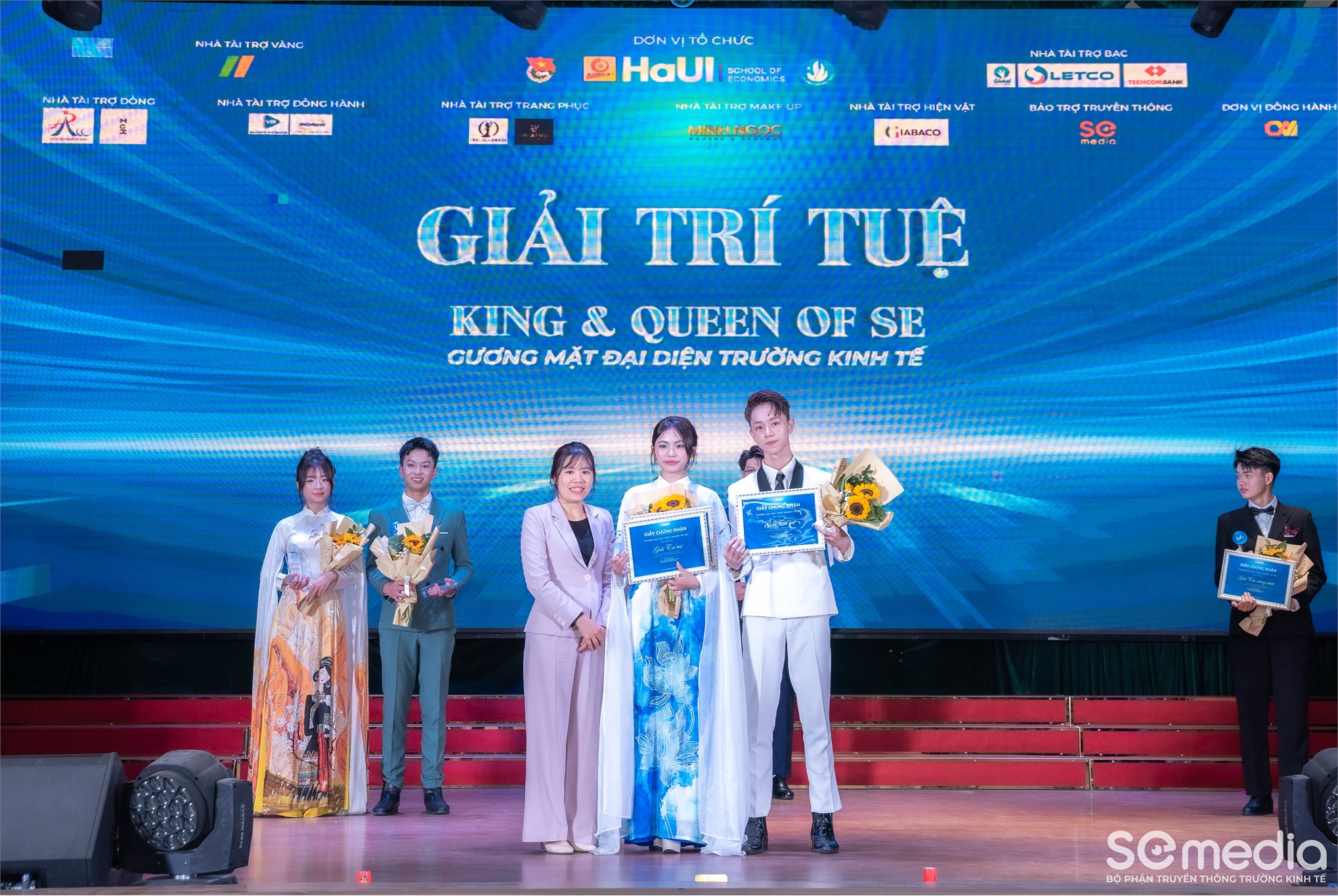 Chung kết `King & Queen of SE 2025 - Gương mặt đại diện Trường Kinh tế` : hành trình tỏa sáng của nhan sắc, trí tuệ và bản sắc sinh viên Kinh tế