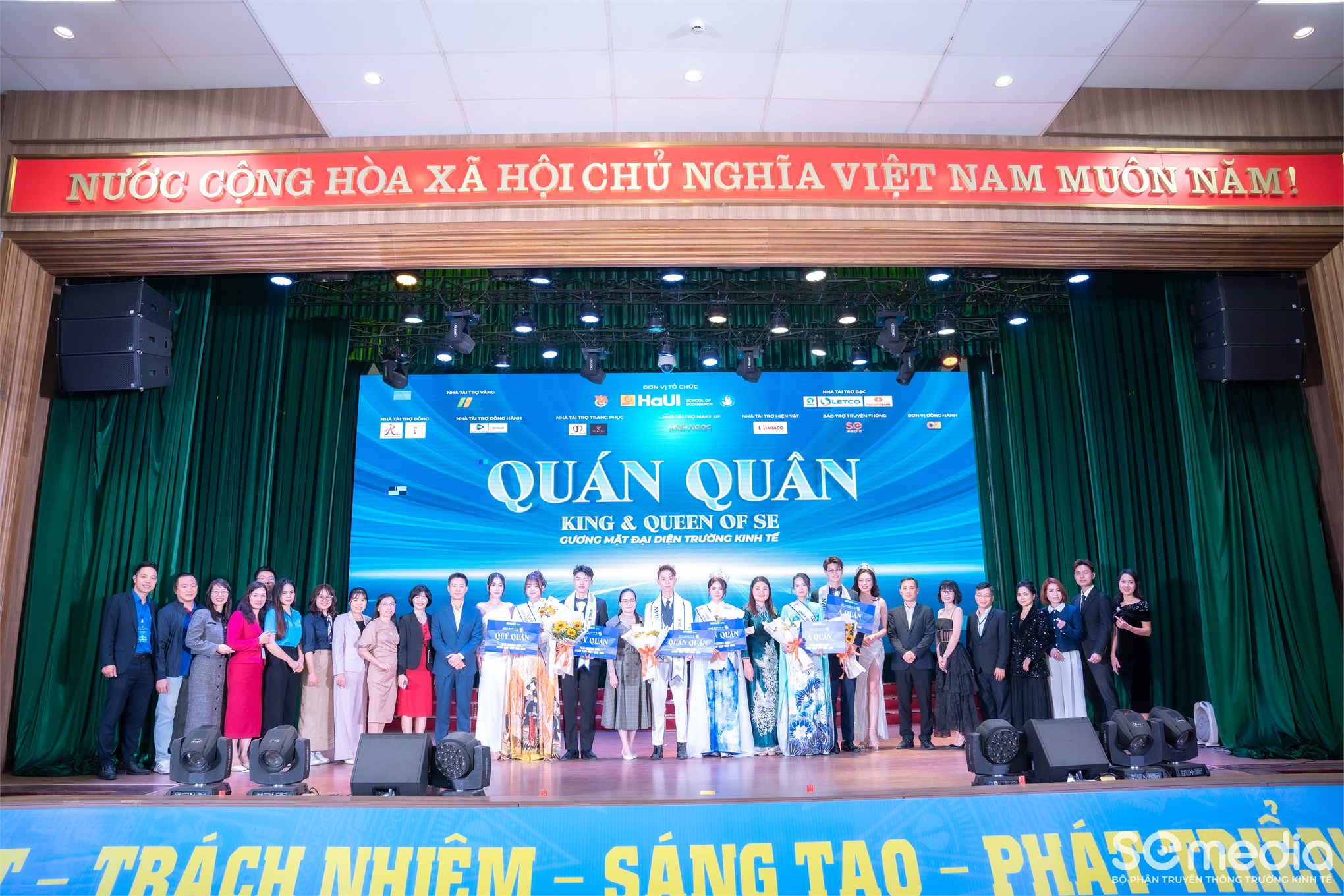 Chung kết `King & Queen of SE 2025 - Gương mặt đại diện Trường Kinh tế` : hành trình tỏa sáng của nhan sắc, trí tuệ và bản sắc sinh viên Kinh tế