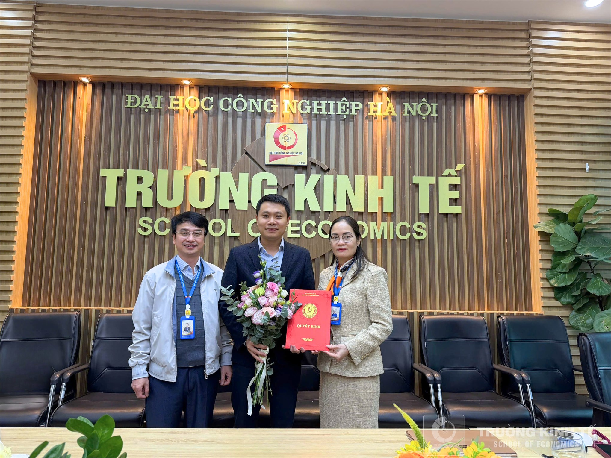 Trường Kinh tế - Đại học Công nghiệp Hà Nội: Trao Quyết định bổ nhiệm, viên chức quản lý