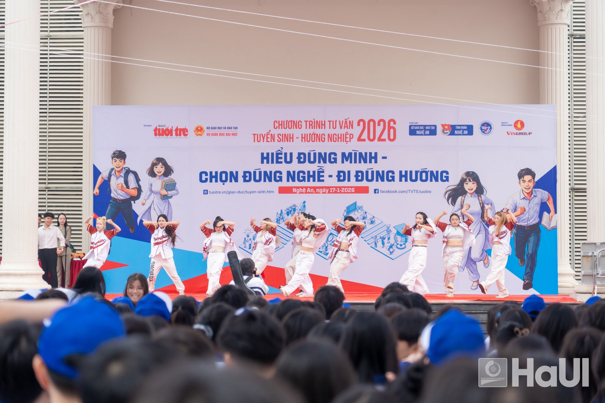 TRƯỜNG KINH TẾ - HAUI ĐỒNG HÀNH CÙNG SĨ TỬ MIỀN TRUNG