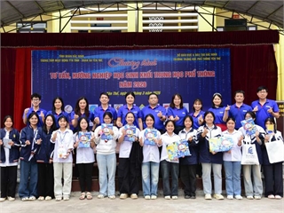 Trường Kinh tế, Đại học Công nghiệp Hà Nội tư vấn hướng nghiệp và tuyển sinh tại Trường THPT Yên Thế