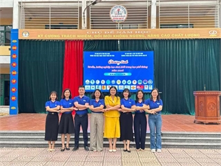 Trường Kinh tế, Đại học Công nghiệp Hà Nội tư vấn hướng nghiệp và tuyển sinh tại Trường THPT Nguyễn Văn Cừ