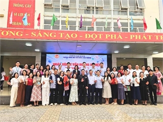 Trường Kinh tế, Đại học Công nghiệp Hà Nội tư vấn hướng nghiệp và tuyển sinh tại Trường THPT Xuân Phương
