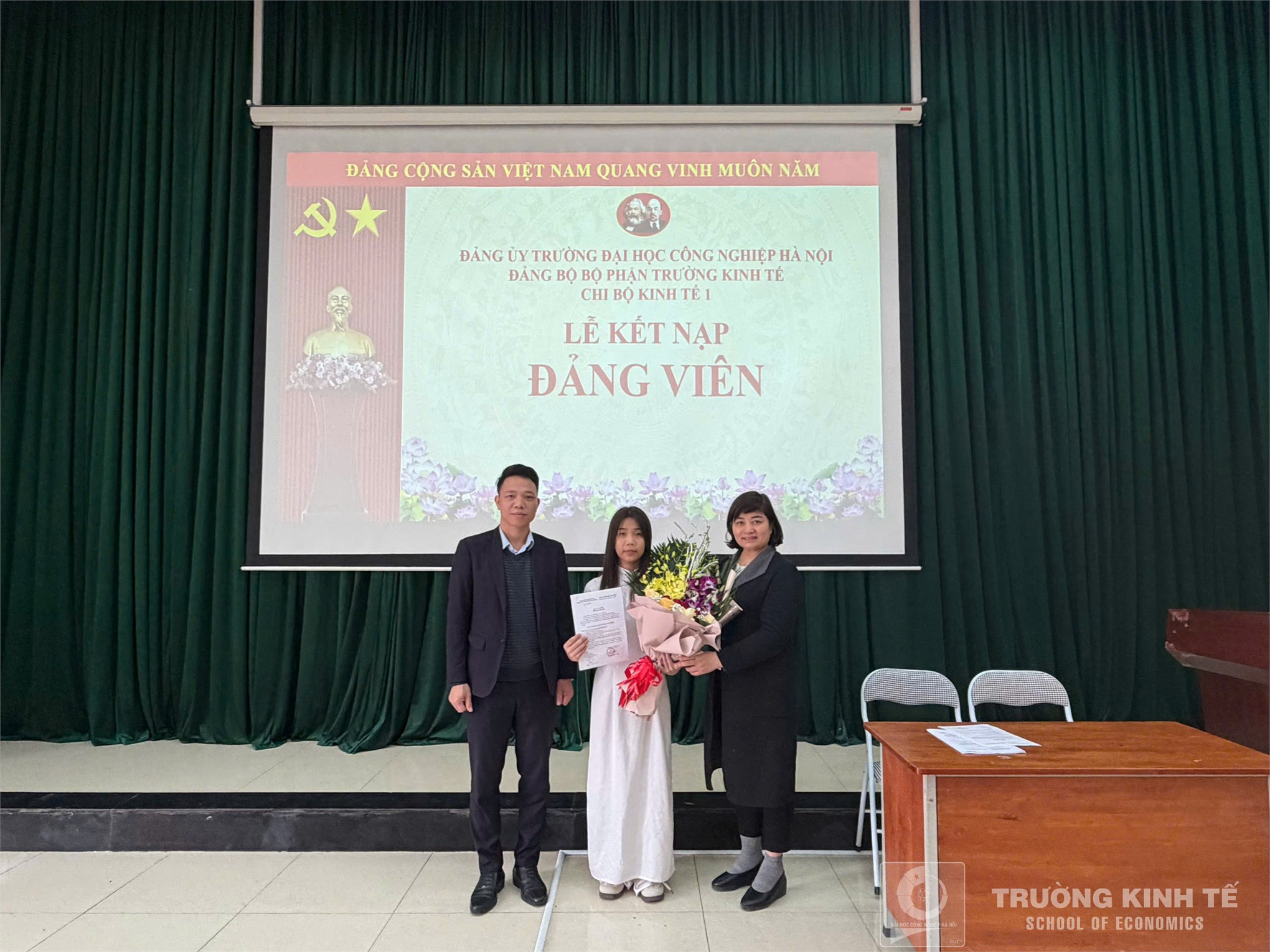 Chi bộ Kinh tế 1 – đảng bộ bộ phận Trường Tinh tế tổ chức lễ kết nạp đảng viên mới tháng 2/2026