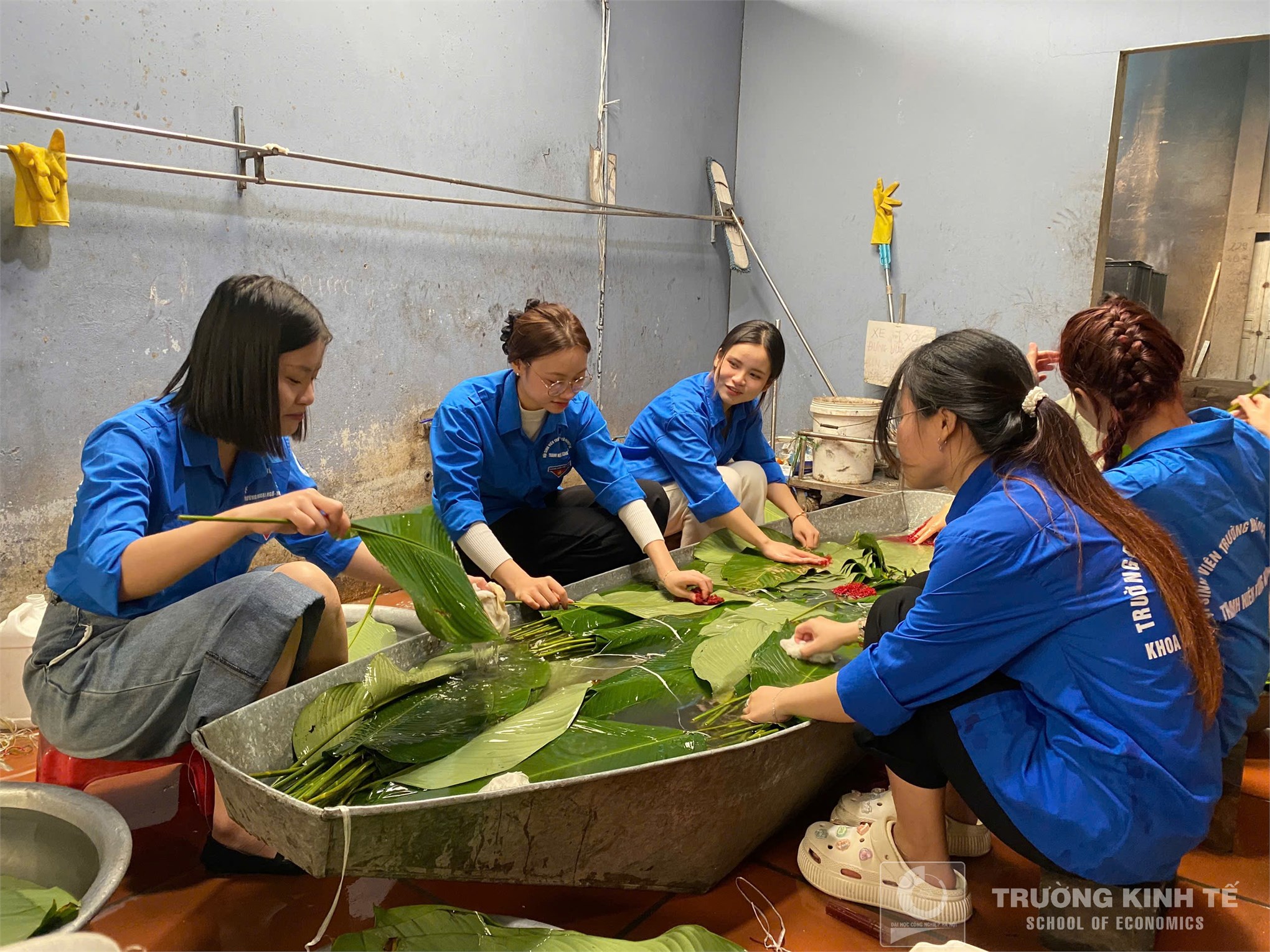 Đoàn thanh niên - Hội sinh viên Trường Kinh tế đồng hành cùng Chùa Đình Quán tổ chức chương trình `Tết yêu thương 2026`