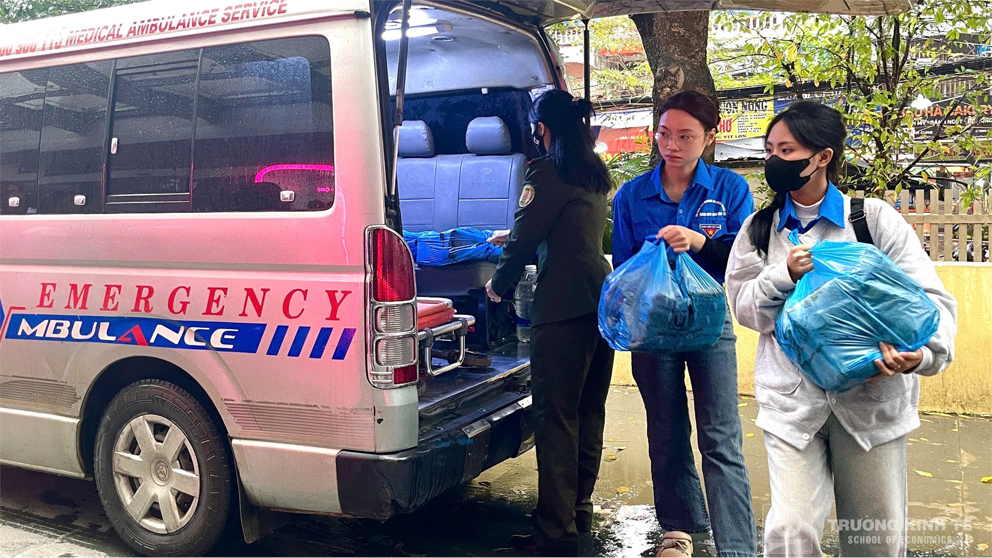 Đoàn thanh niên - Hội sinh viên Trường Kinh tế đồng hành cùng Chùa Đình Quán tổ chức chương trình `Tết yêu thương 2026`