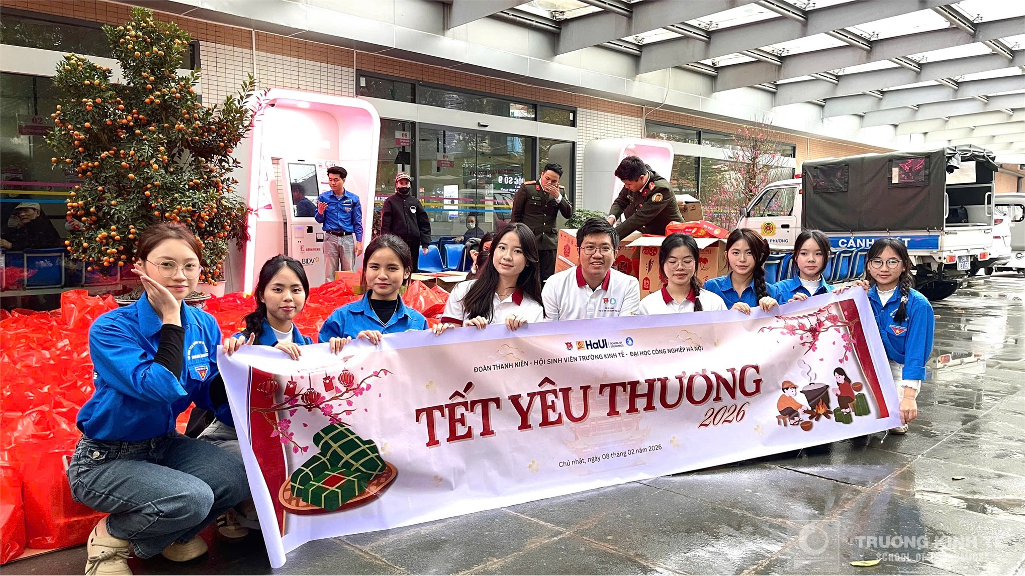 Đoàn thanh niên - Hội sinh viên Trường Kinh tế đồng hành cùng Chùa Đình Quán tổ chức chương trình `Tết yêu thương 2026`