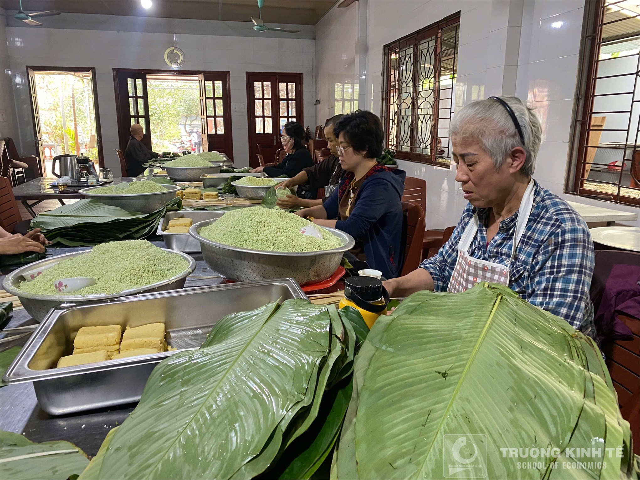 Đoàn thanh niên - Hội sinh viên Trường Kinh tế đồng hành cùng Chùa Đình Quán tổ chức chương trình `Tết yêu thương 2026`