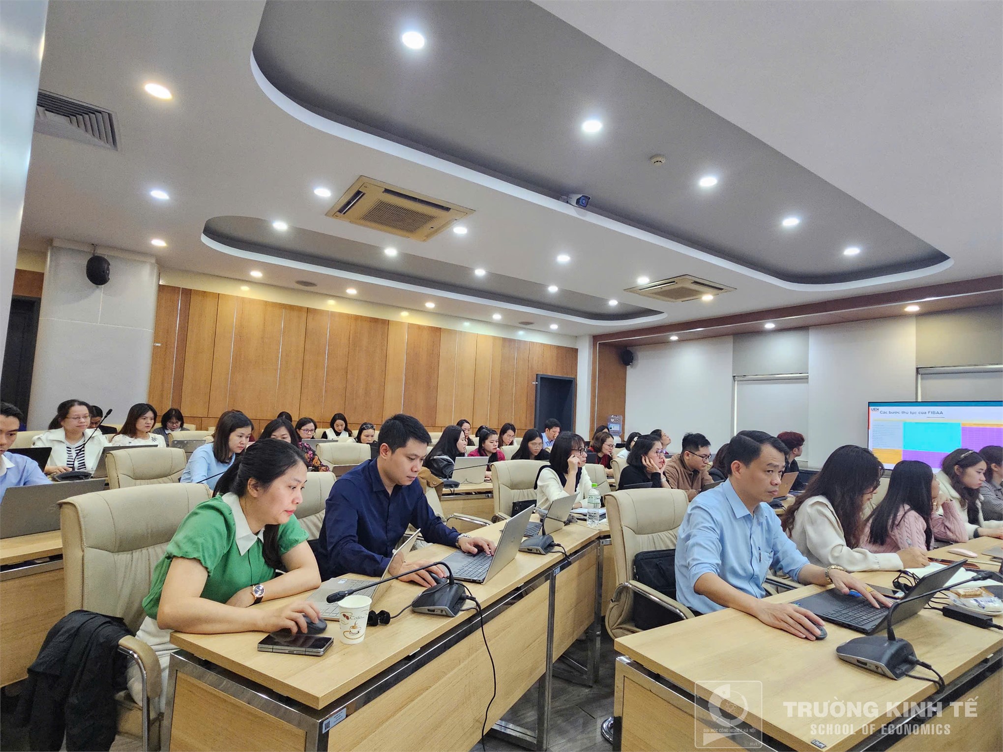 Trường Kinh tế tham gia Tập huấn kiểm định các chương trình đào tạo theo tiêu chuẩn FIBAA