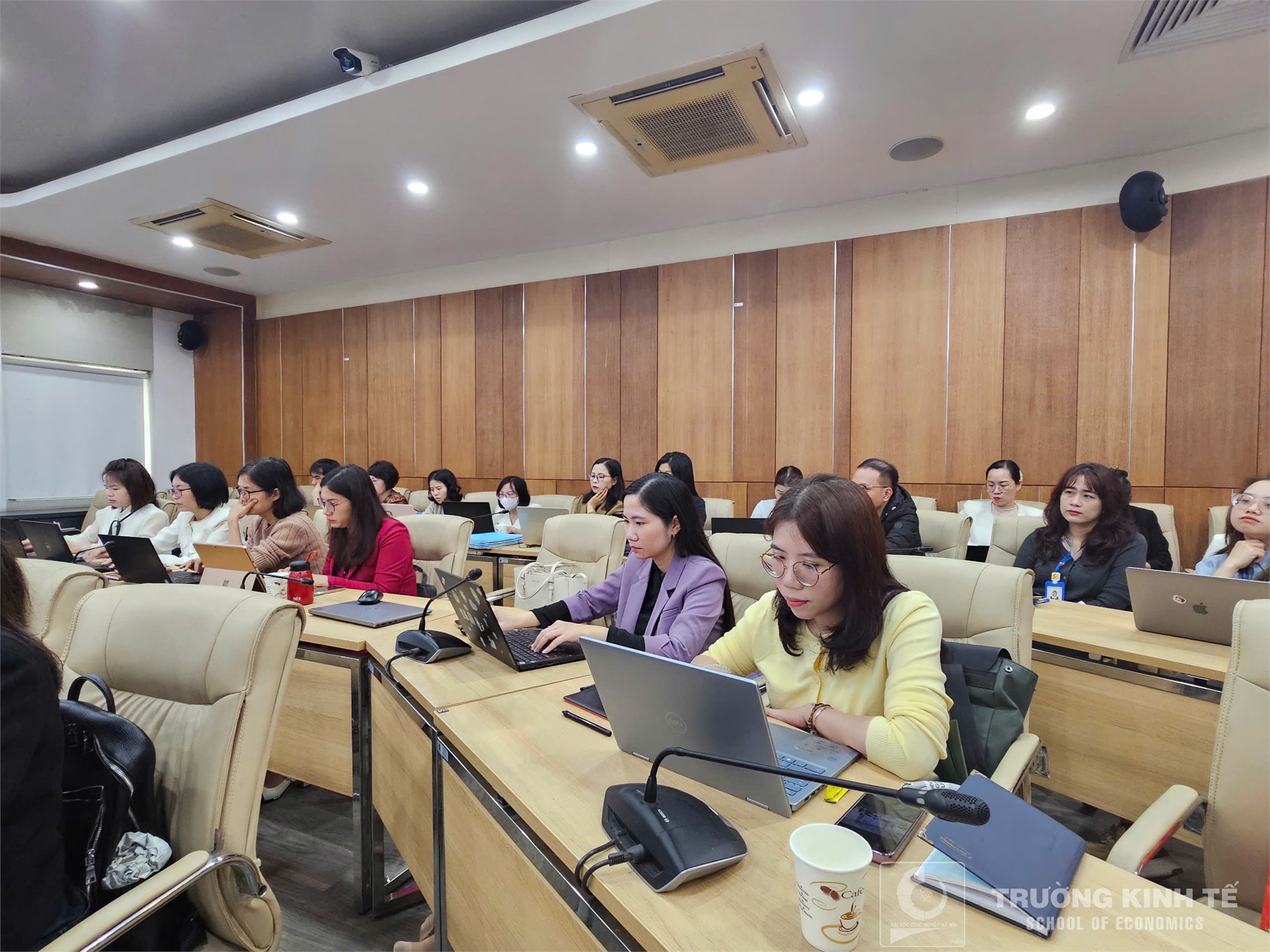 Trường Kinh tế tham gia Tập huấn kiểm định các chương trình đào tạo theo tiêu chuẩn FIBAA