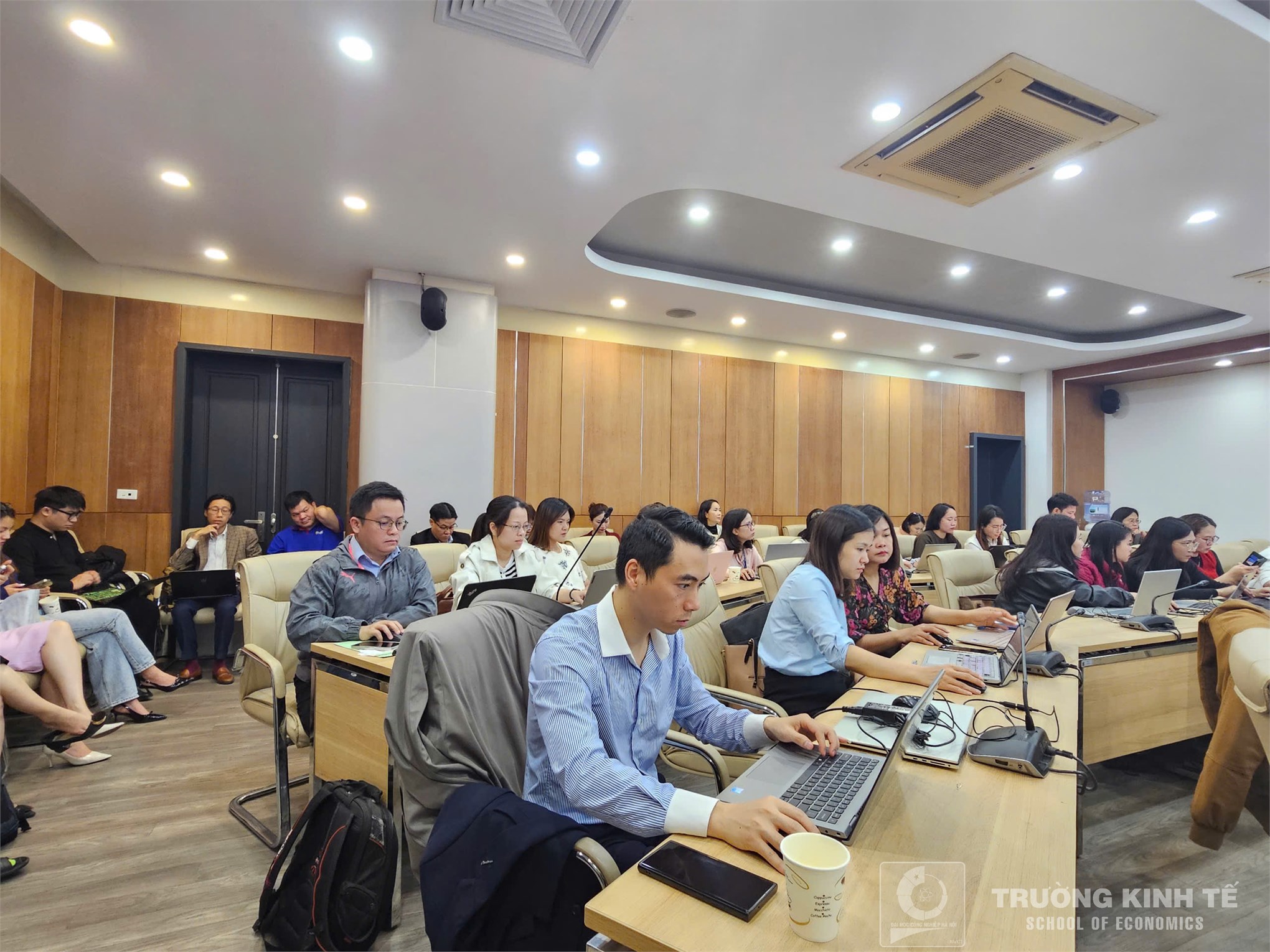 Trường Kinh tế tham gia Tập huấn kiểm định các chương trình đào tạo theo tiêu chuẩn FIBAA