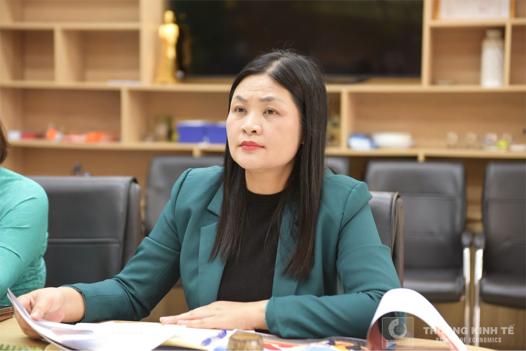 Trường Kinh tế tăng cường hợp tác doanh nghiệp trong lĩnh vực tài chính ngân hàng