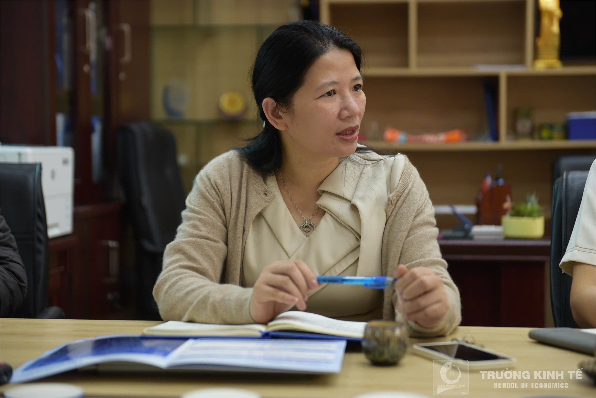 Trường Kinh tế tăng cường hợp tác doanh nghiệp trong lĩnh vực tài chính ngân hàng