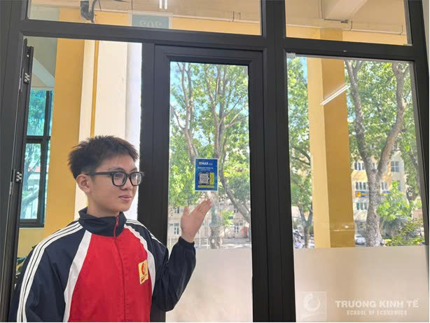Trường Kinh tế - HaUI triển khai hệ thống QR phản ánh lớp học phần