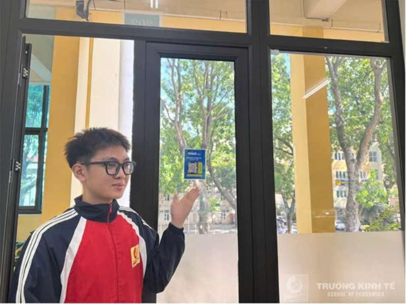 Trường Kinh tế - HaUI triển khai hệ thống QR phản ánh lớp học phần