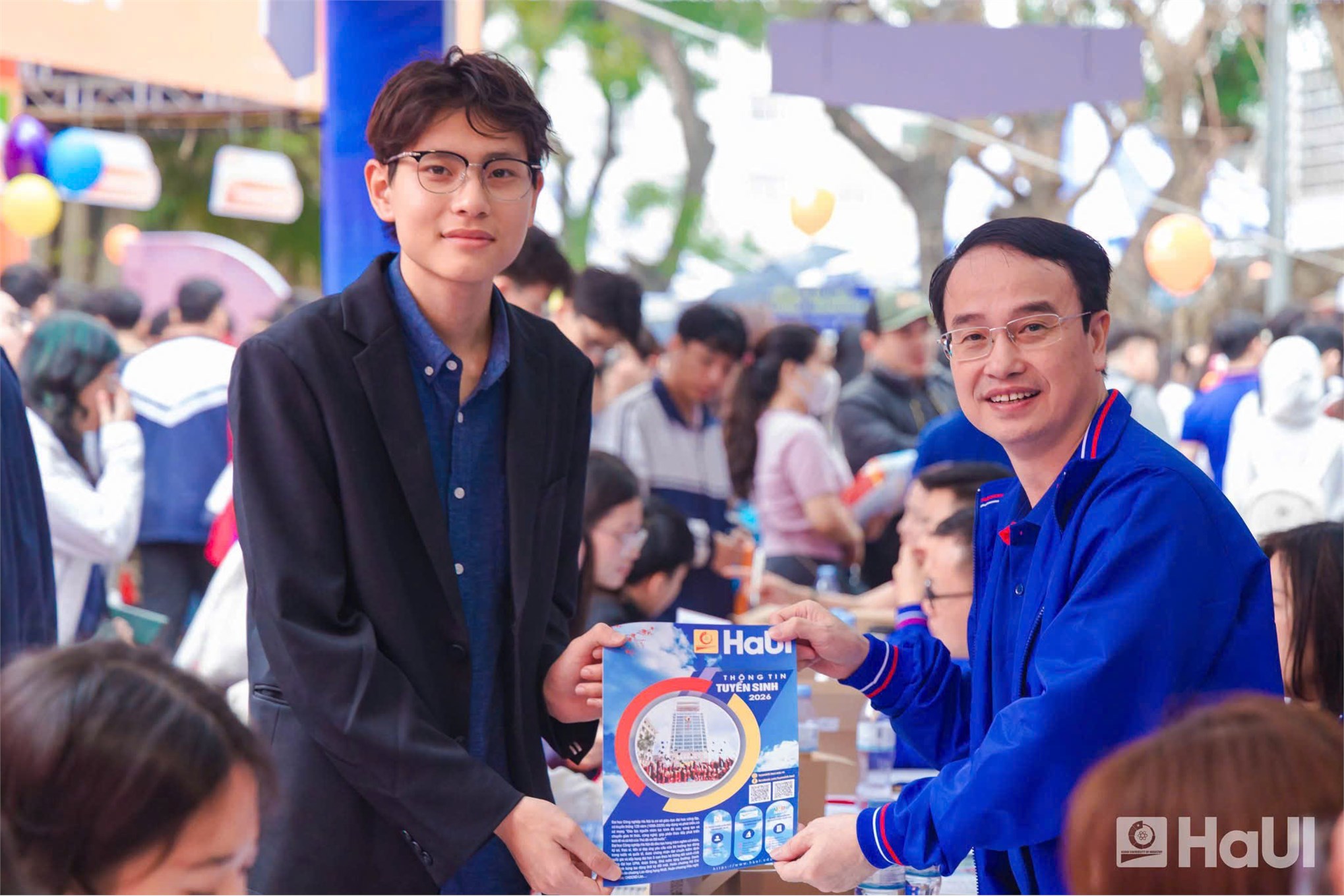 Trường Kinh tế – HaUI đồng hành tư vấn khối ngành Kinh tế tại Ngày hội tư vấn tuyển sinh 2026