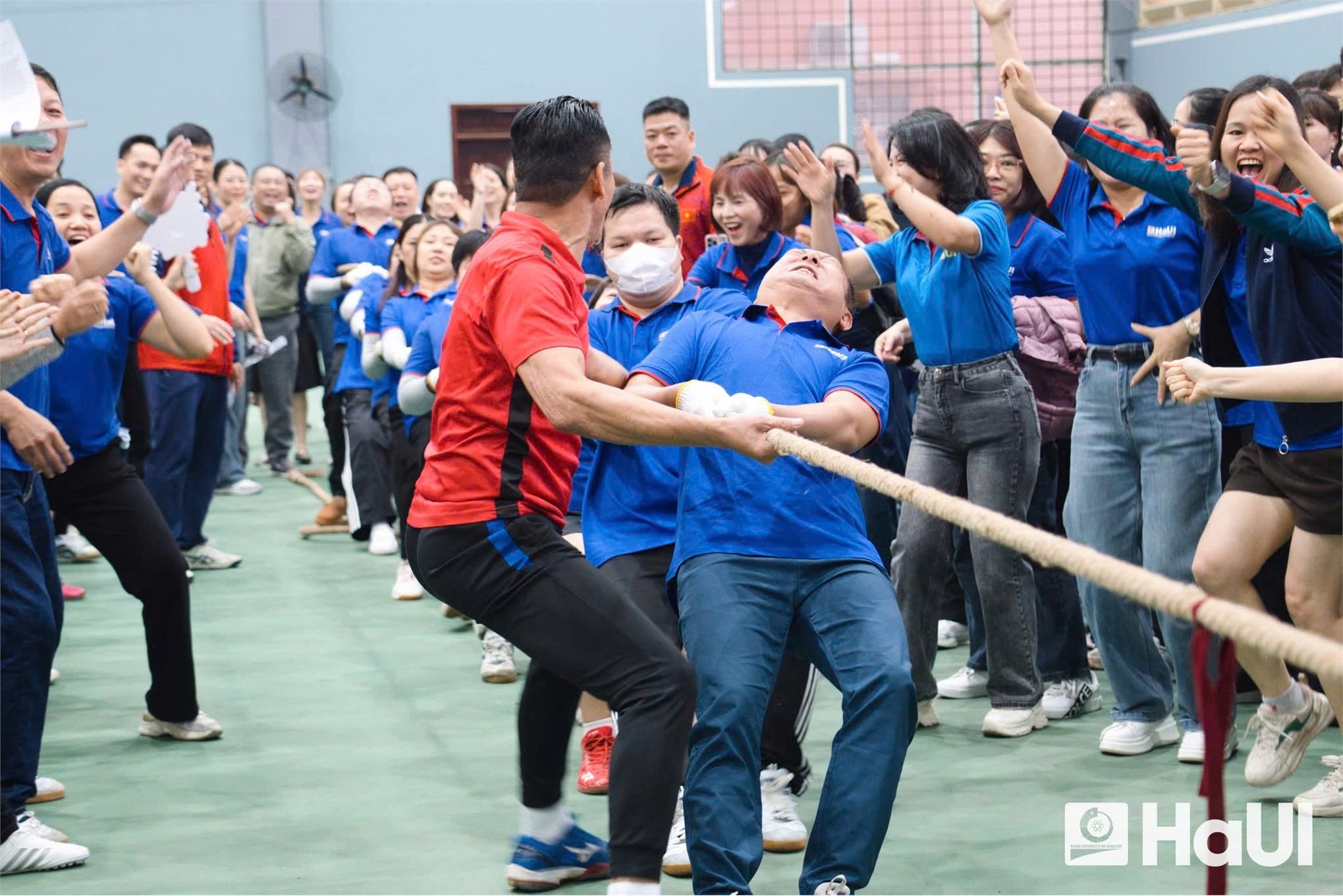 Dấu ấn đoàn kết, quyết tầm của Trường Kinh tế tại Hội thi thể thao 8/3 HaUI: Liên quân xuất sắc giành Giải Nhì toàn đoàn