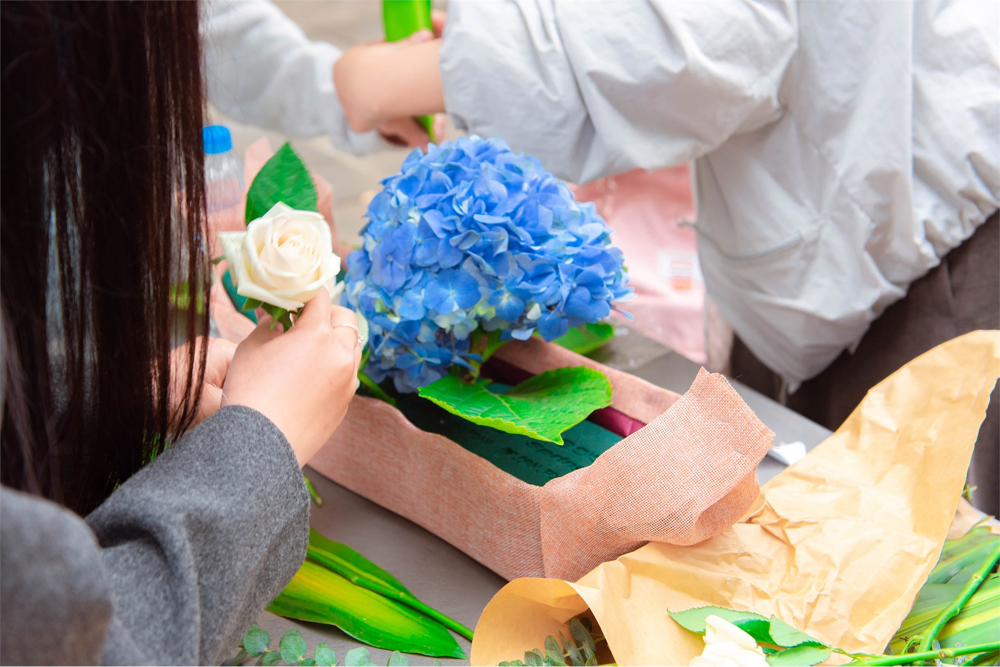 Rực rỡ sắc màu tại Cuộc thi cắm hoa nghệ thuật – chủ đề: `Sắc hoa Đoàn viên`