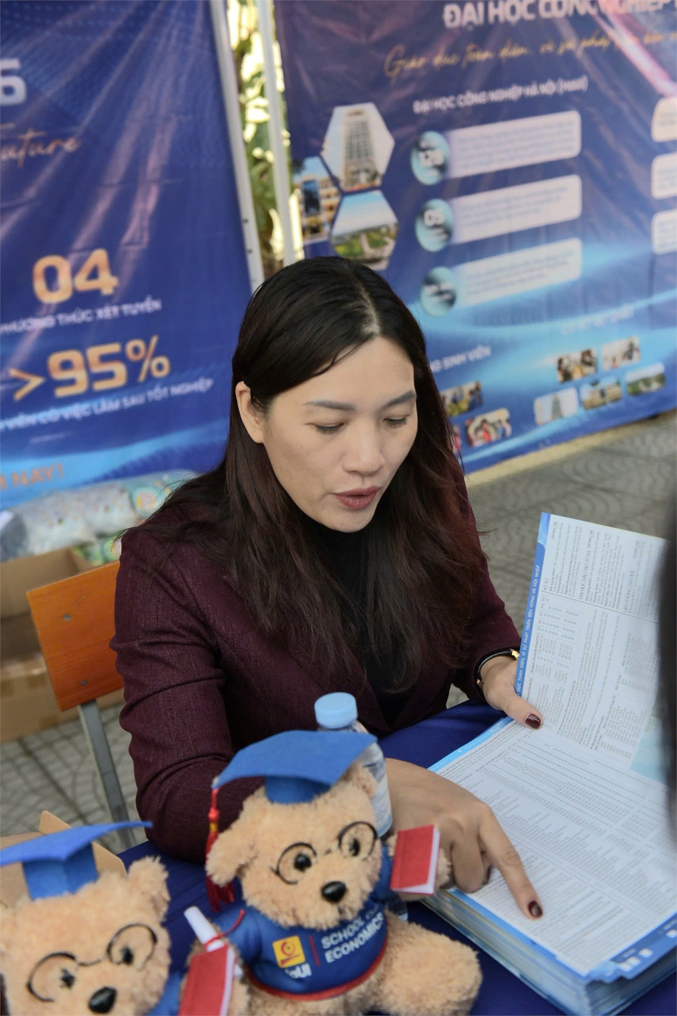 Trường Kinh tế, Đại học Công nghiệp Hà Nội tư vấn hướng nghiệp và tuyển sinh tại Trường THPT Hiệp Hòa số 3