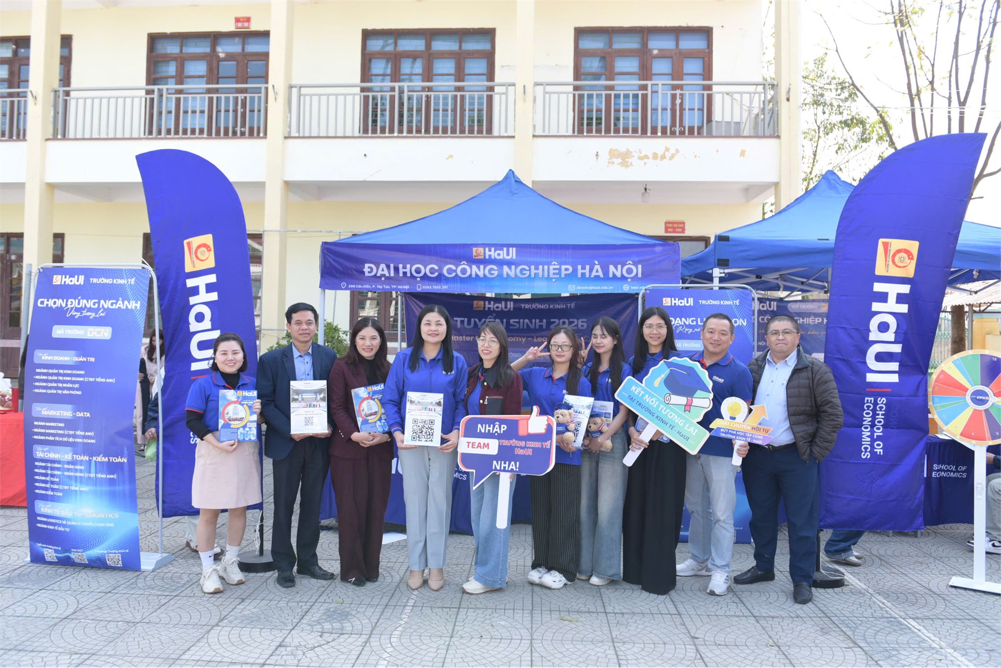 Trường Kinh tế, Đại học Công nghiệp Hà Nội tư vấn hướng nghiệp và tuyển sinh tại Trường THPT Hiệp Hòa số 3