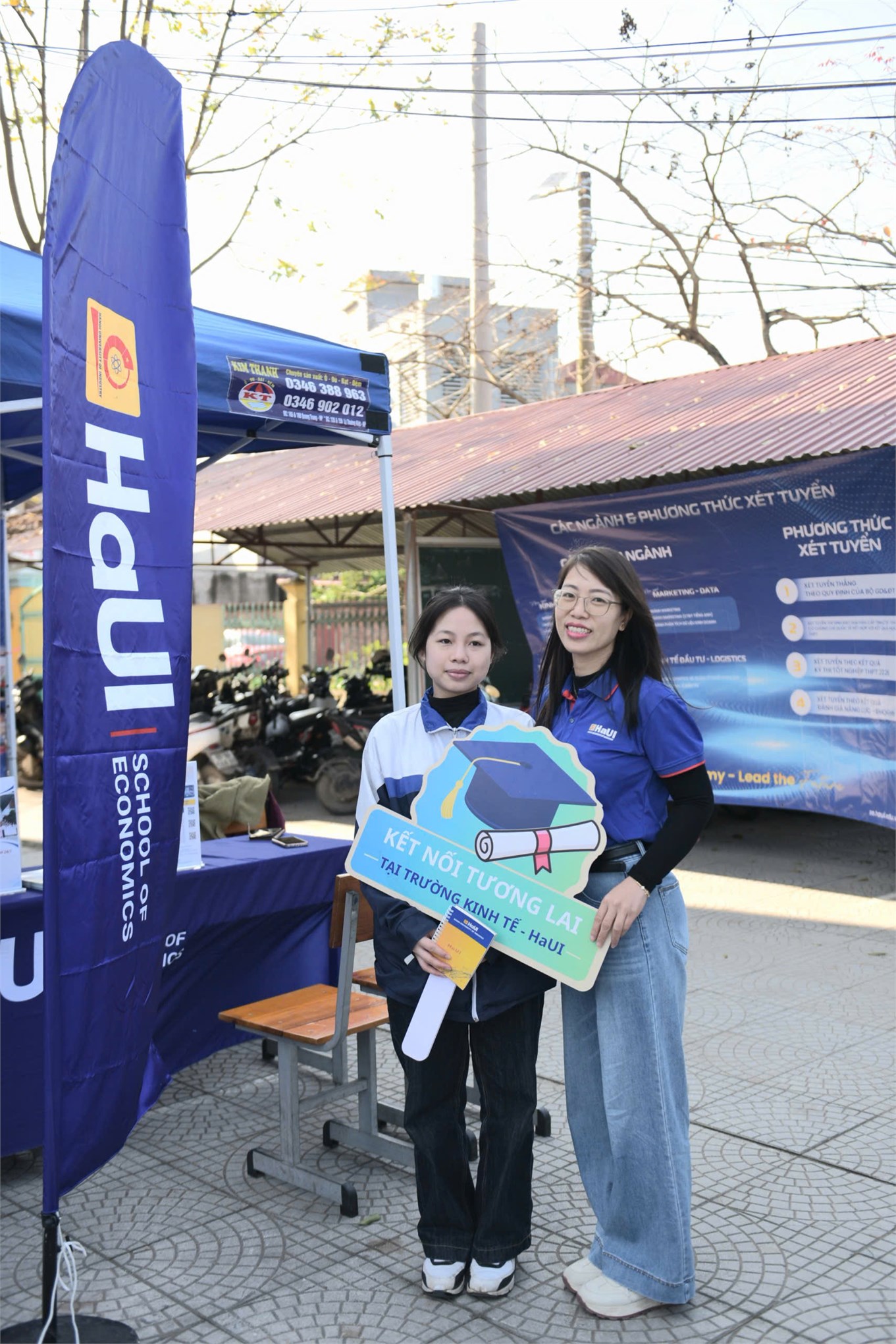 Trường Kinh tế, Đại học Công nghiệp Hà Nội tư vấn hướng nghiệp và tuyển sinh tại Trường THPT Hiệp Hòa số 3