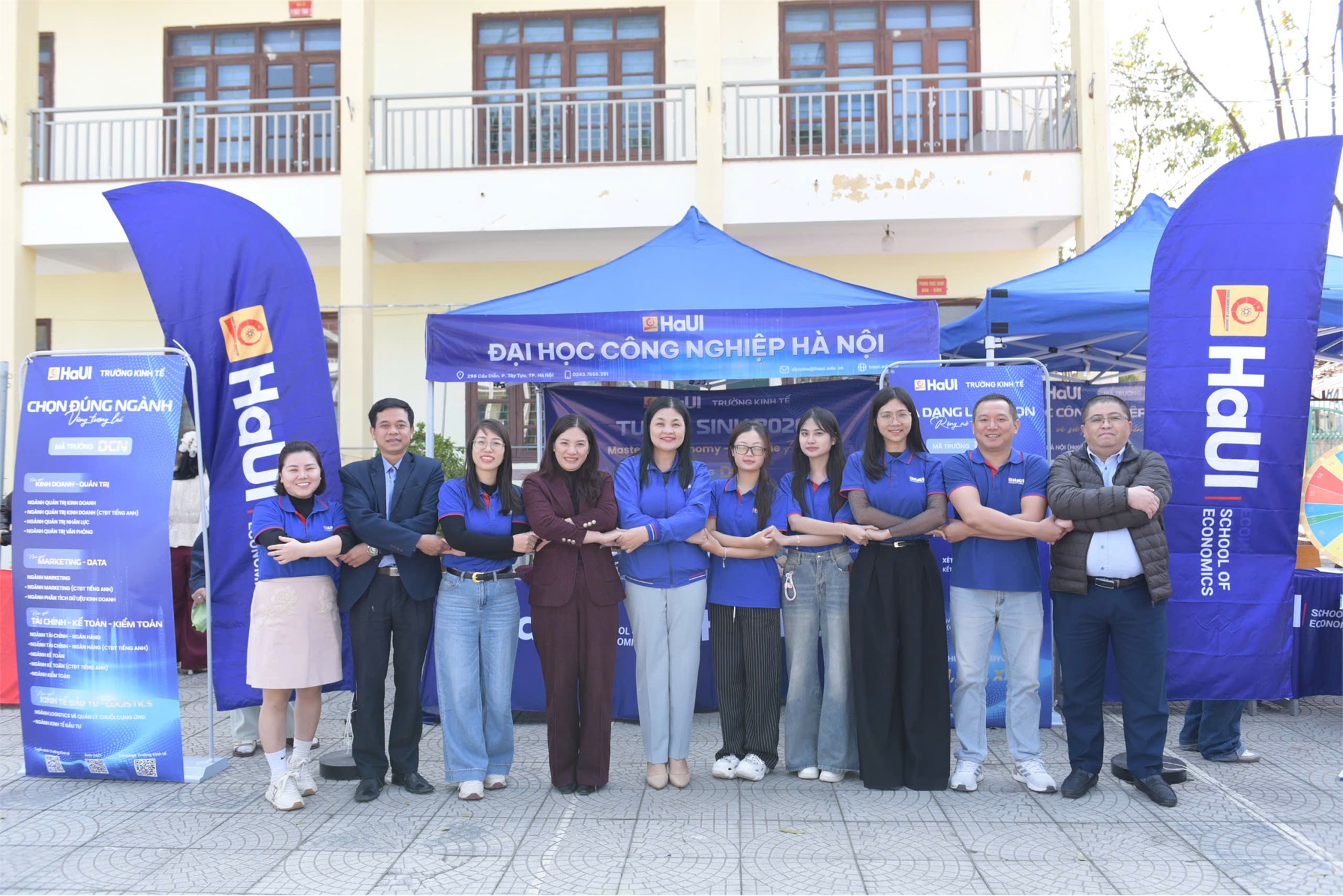 Trường Kinh tế, Đại học Công nghiệp Hà Nội tư vấn hướng nghiệp và tuyển sinh tại Trường THPT Hiệp Hòa số 3