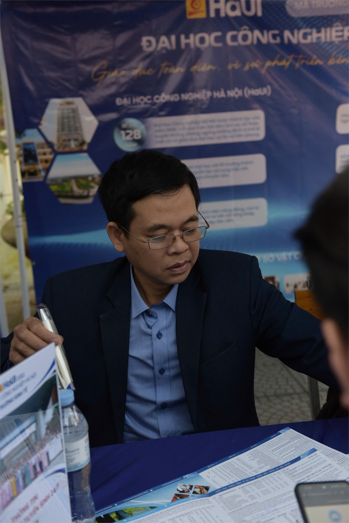 Trường Kinh tế, Đại học Công nghiệp Hà Nội tư vấn hướng nghiệp và tuyển sinh tại Trường THPT Hiệp Hòa số 3