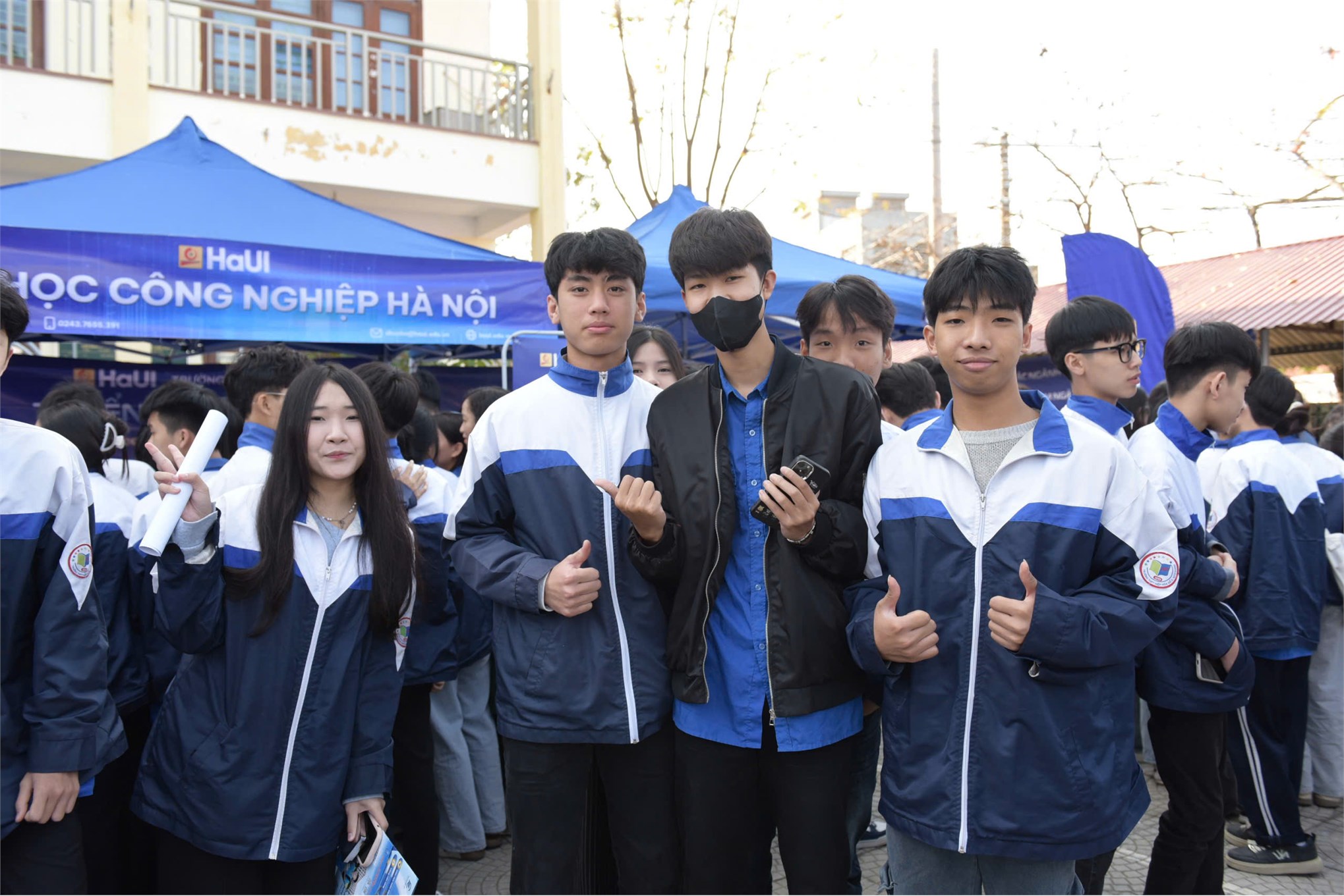 Trường Kinh tế, Đại học Công nghiệp Hà Nội tư vấn hướng nghiệp và tuyển sinh tại Trường THPT Hiệp Hòa số 3