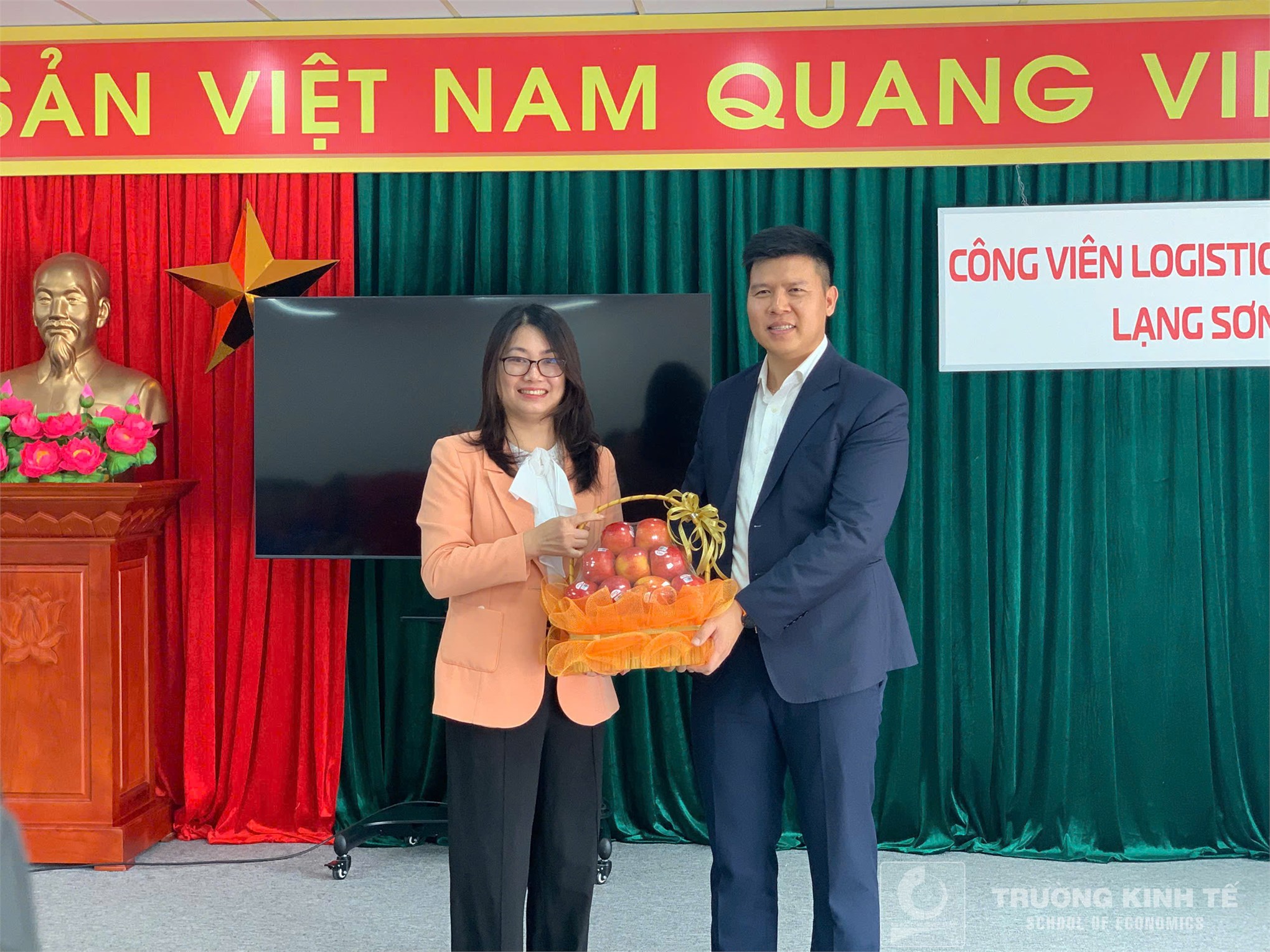 Tham quan thực tế Công viên Logistics Viettel Lạng Sơn của sinh viên ngành Logistics – Khoa Kinh doanh số - Trường Kinh tế