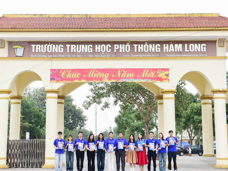 Trường Kinh tế, Đại học Công nghiệp Hà Nội tư vấn hướng nghiệp và tuyển sinh tại trường THPT Hàm Long