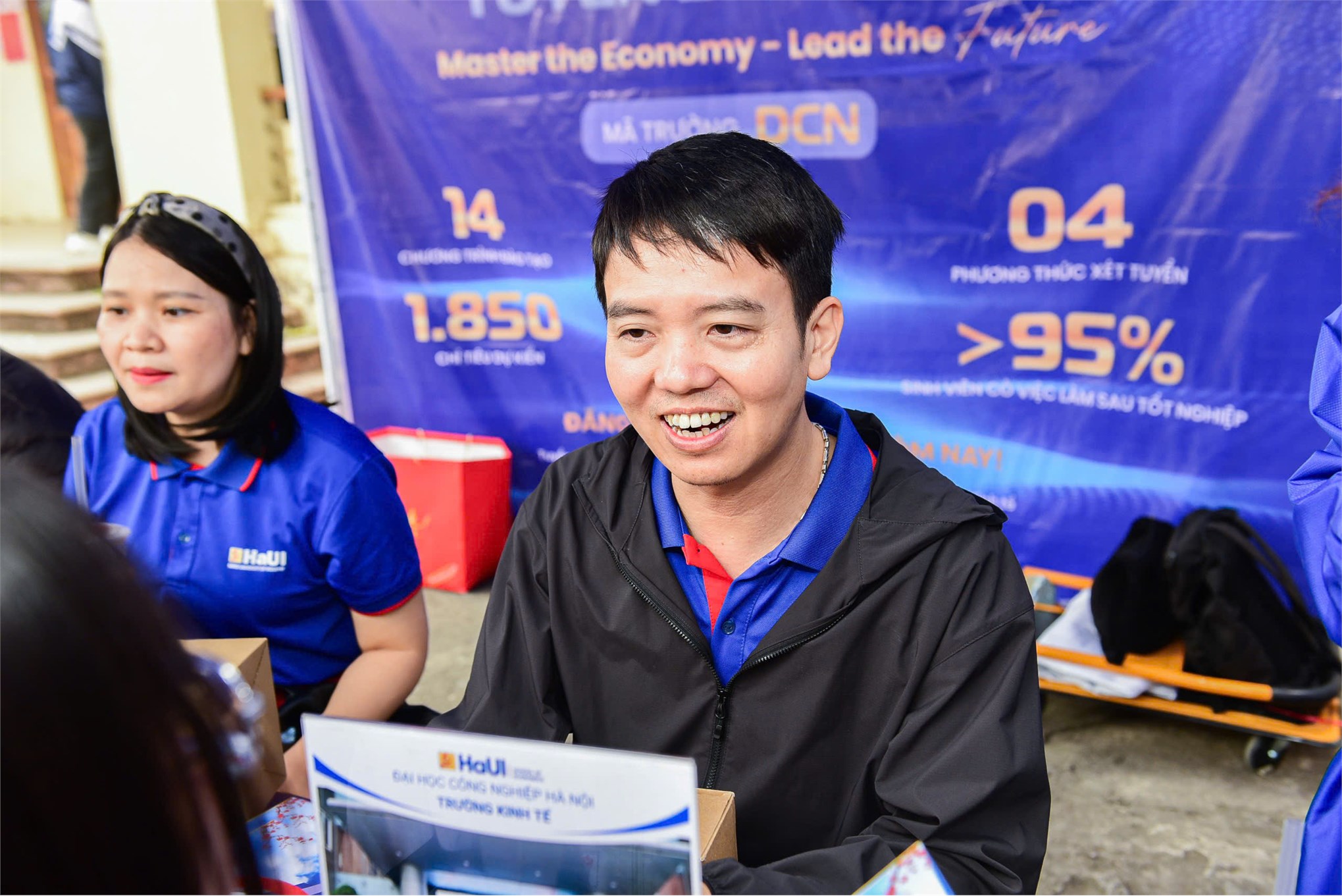 Trường Kinh tế, Đại học Công nghiệp Hà Nội tư vấn hướng nghiệp và tuyển sinh tại trường THPT Hàm Long