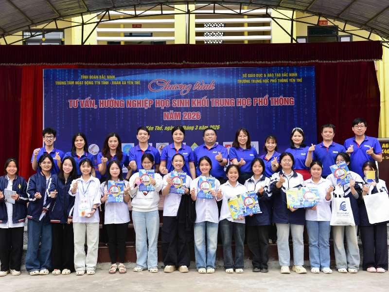 Trường Kinh tế, Đại học Công nghiệp Hà Nội tư vấn hướng nghiệp và tuyển sinh tại Trường THPT Yên Thế