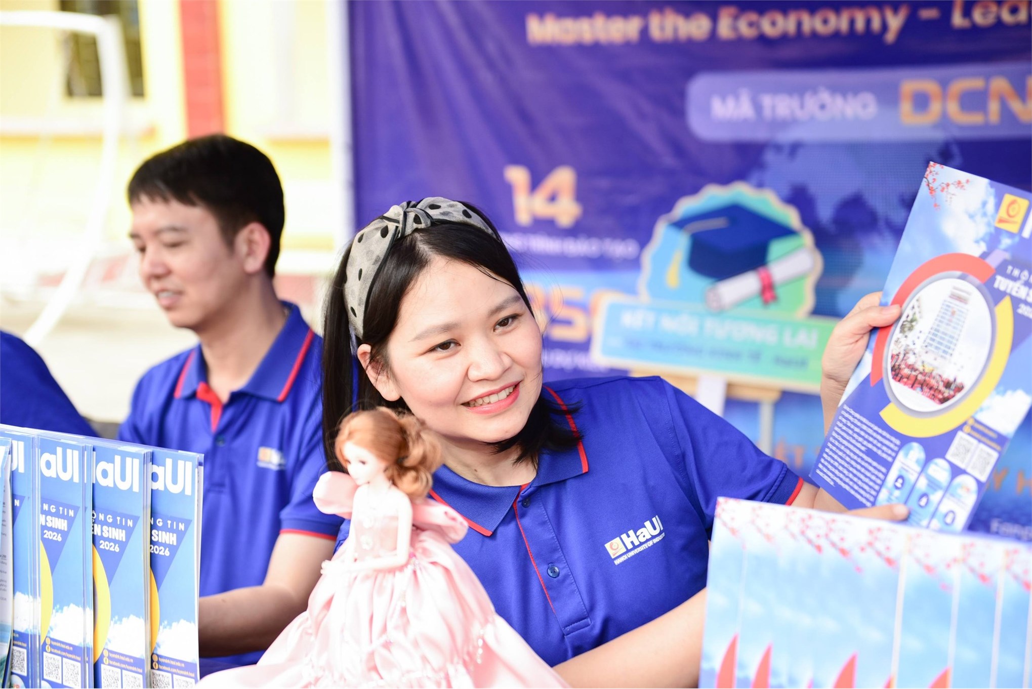 Trường Kinh tế, Đại học Công nghiệp Hà Nội tư vấn hướng nghiệp và tuyển sinh tại Trường THPT Yên Thế