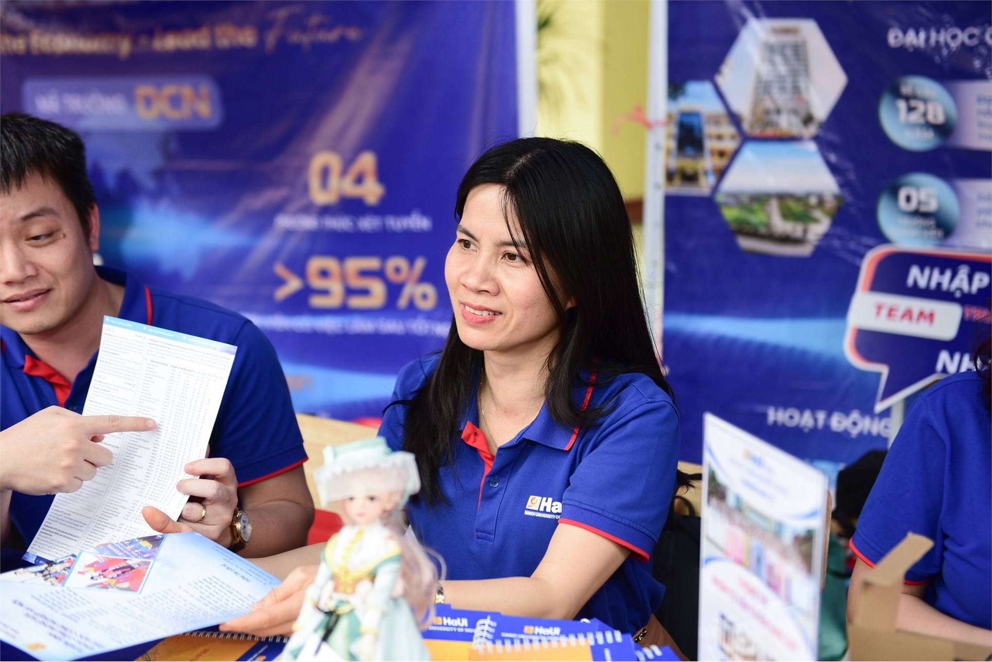 Trường Kinh tế, Đại học Công nghiệp Hà Nội tư vấn hướng nghiệp và tuyển sinh tại Trường THPT Yên Thế